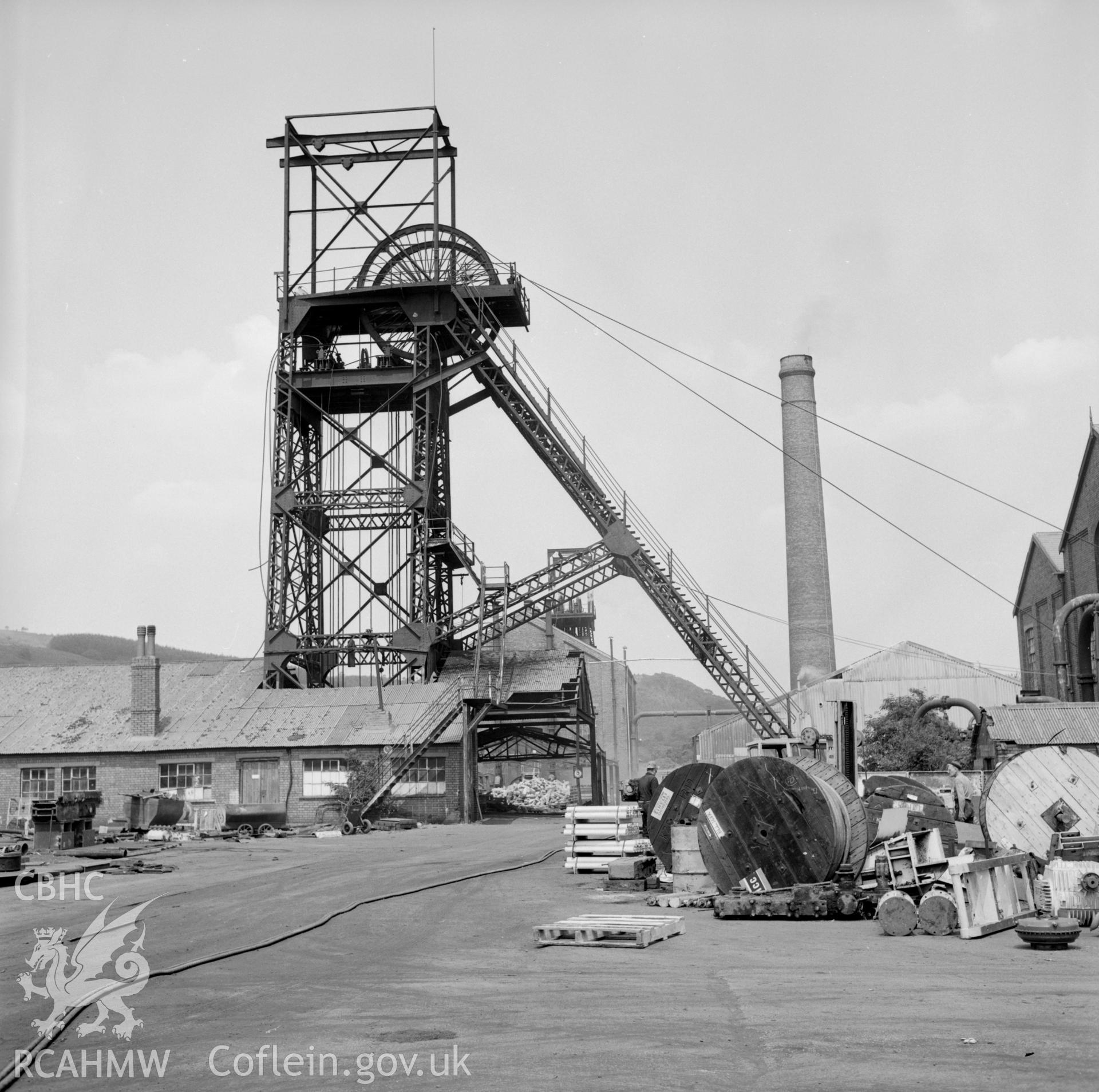 Headframe. NA/GEN/90/047e