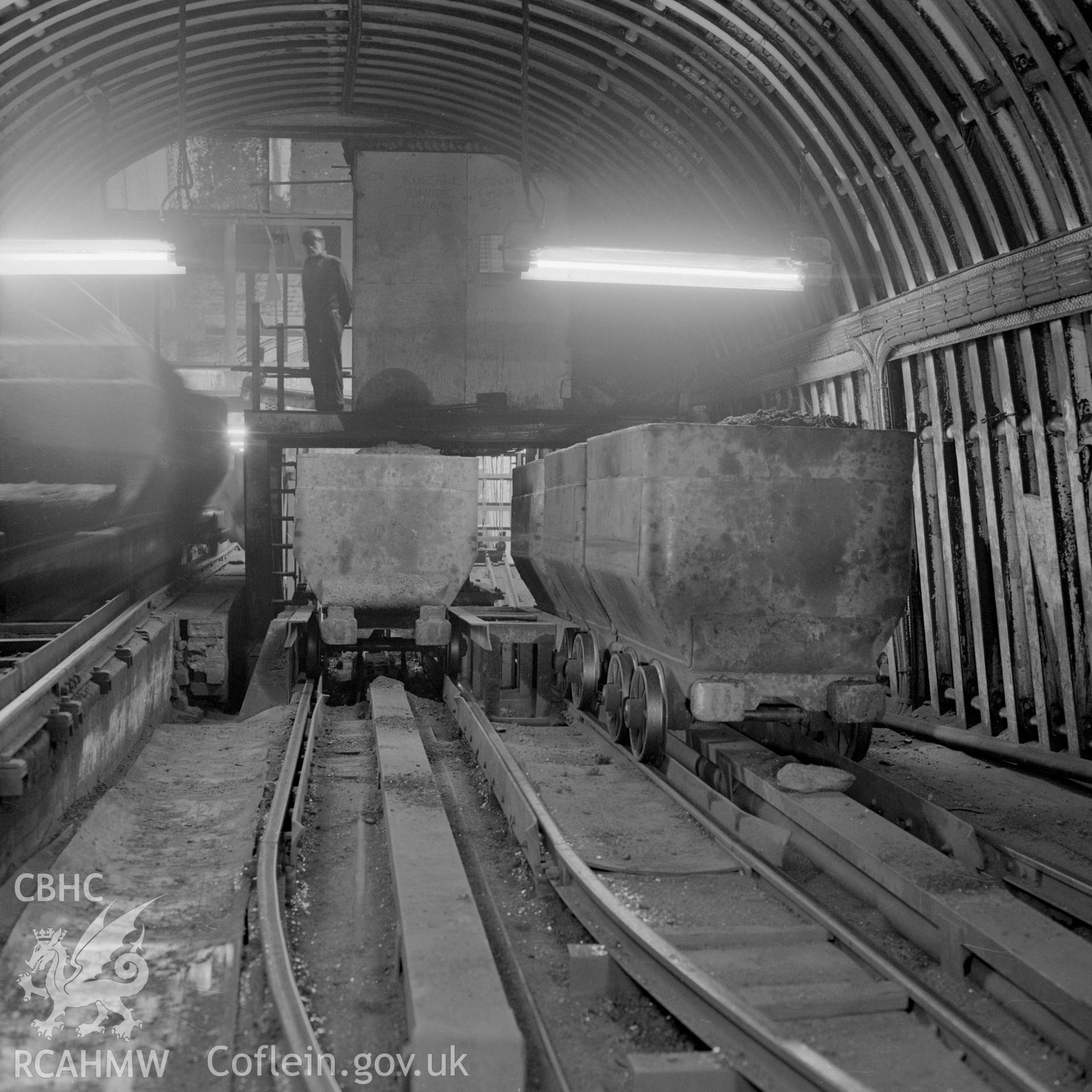 Coal trams. NA/GEN/90/047e
