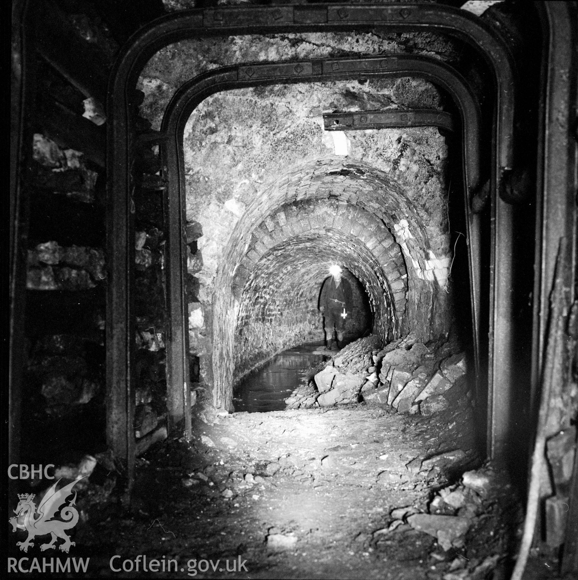 Pit bottom of the forge pit, from Forge Level (Cornwell ref: 1450). NA/MM/91/121e