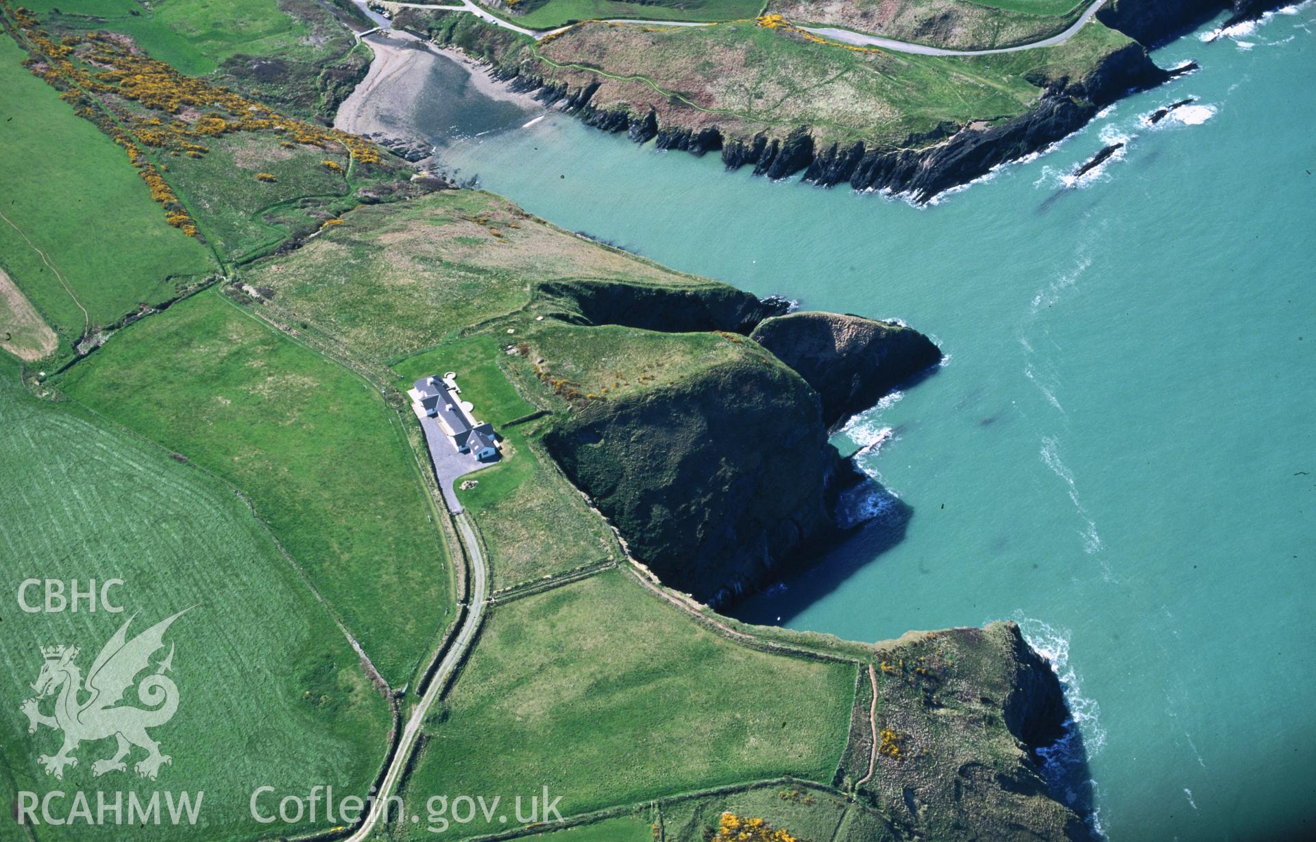 RCAHMW colour slide oblique aerial photograph of Pen-castell Promontory Fort, Nevern, taken by C.R.Musson on the 04/05/1996