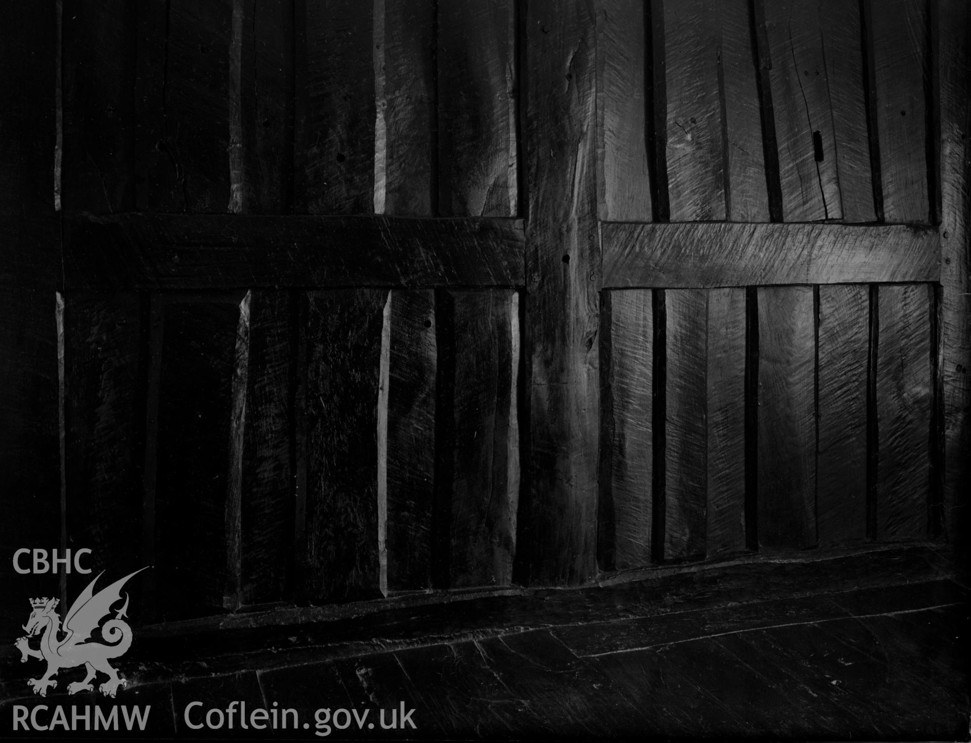 Wooden partitioning.