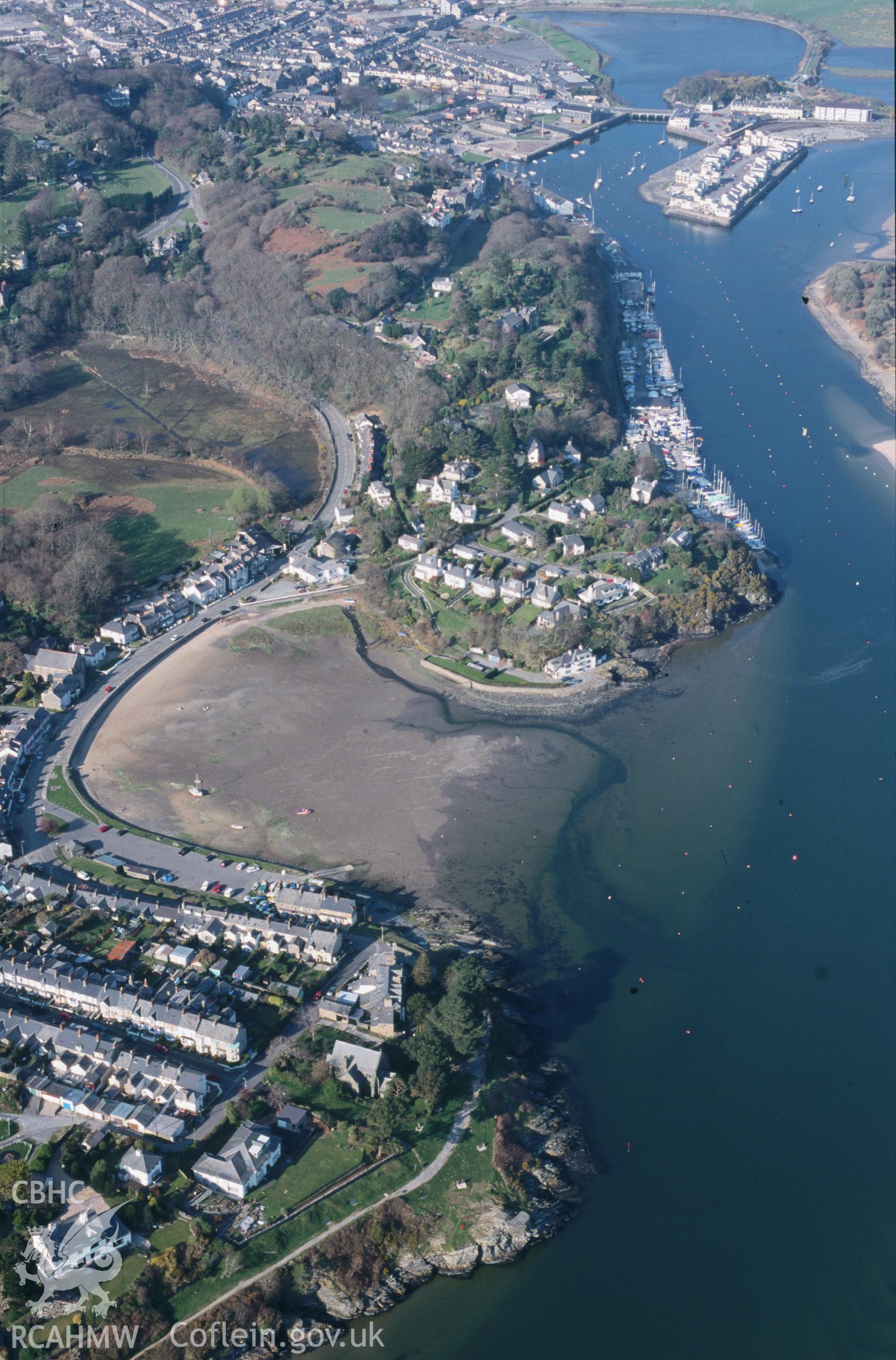 Slide of RCAHMW colour oblique aerial photograph of Borth Y Gest, taken by T.G. Driver, 30/3/2000.