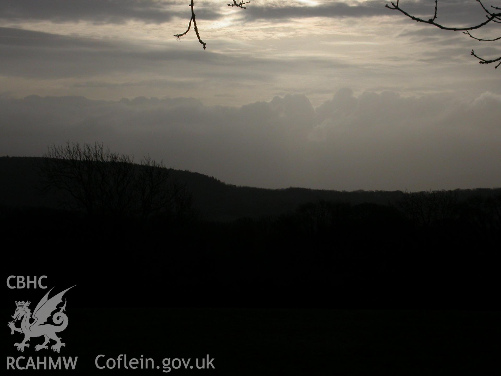 Coed-y-Glyn Burial Chamber, entrance to forward stone.