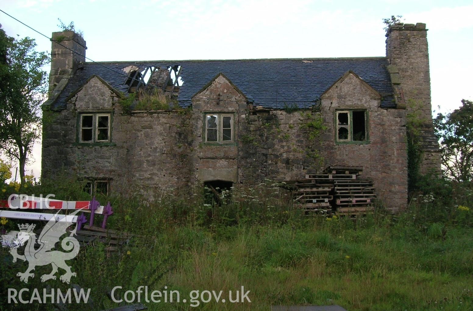Digital photograph of Pentre Mawr, Trelawynydd.