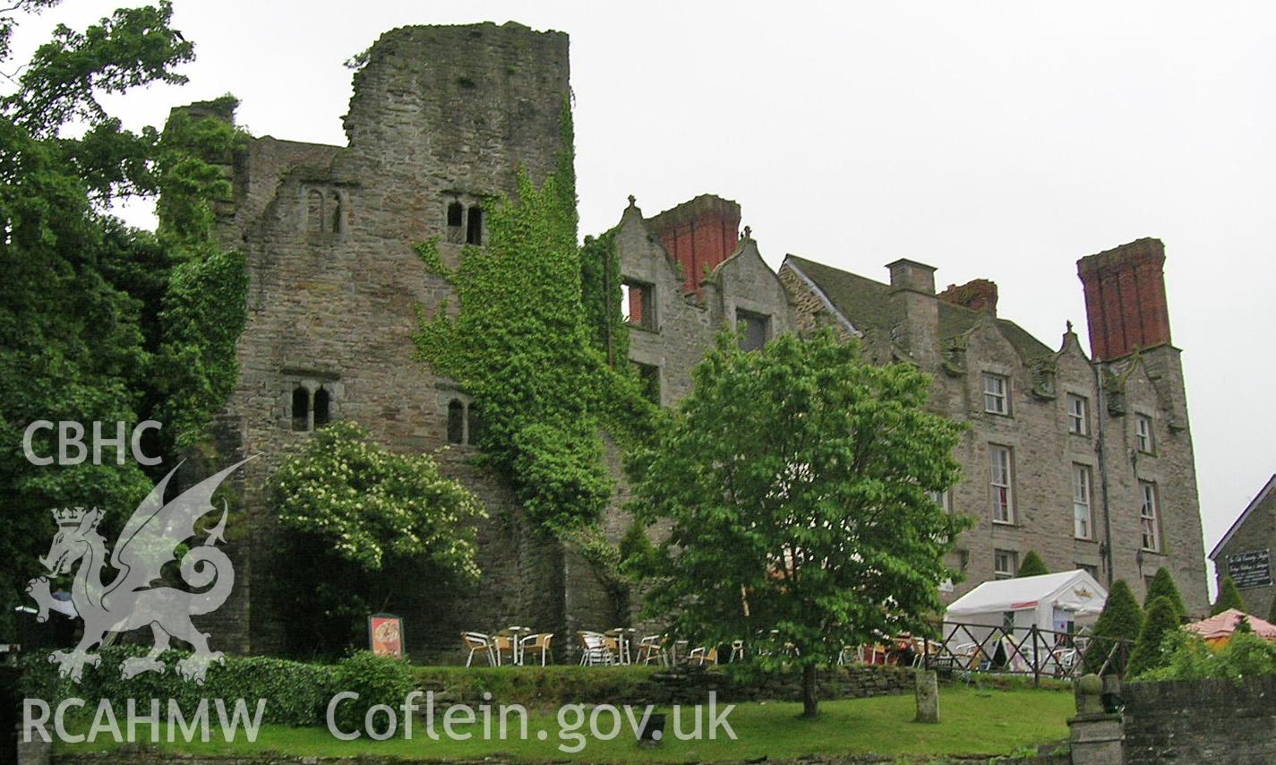 Digital photograph of Hay Castle.