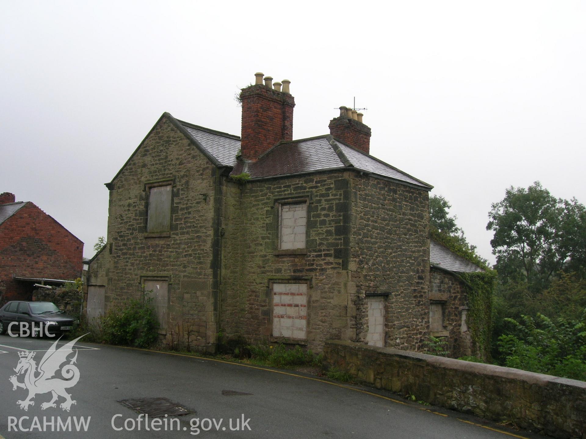 Digital photograph of Mount House, Church Street, Ruabon.