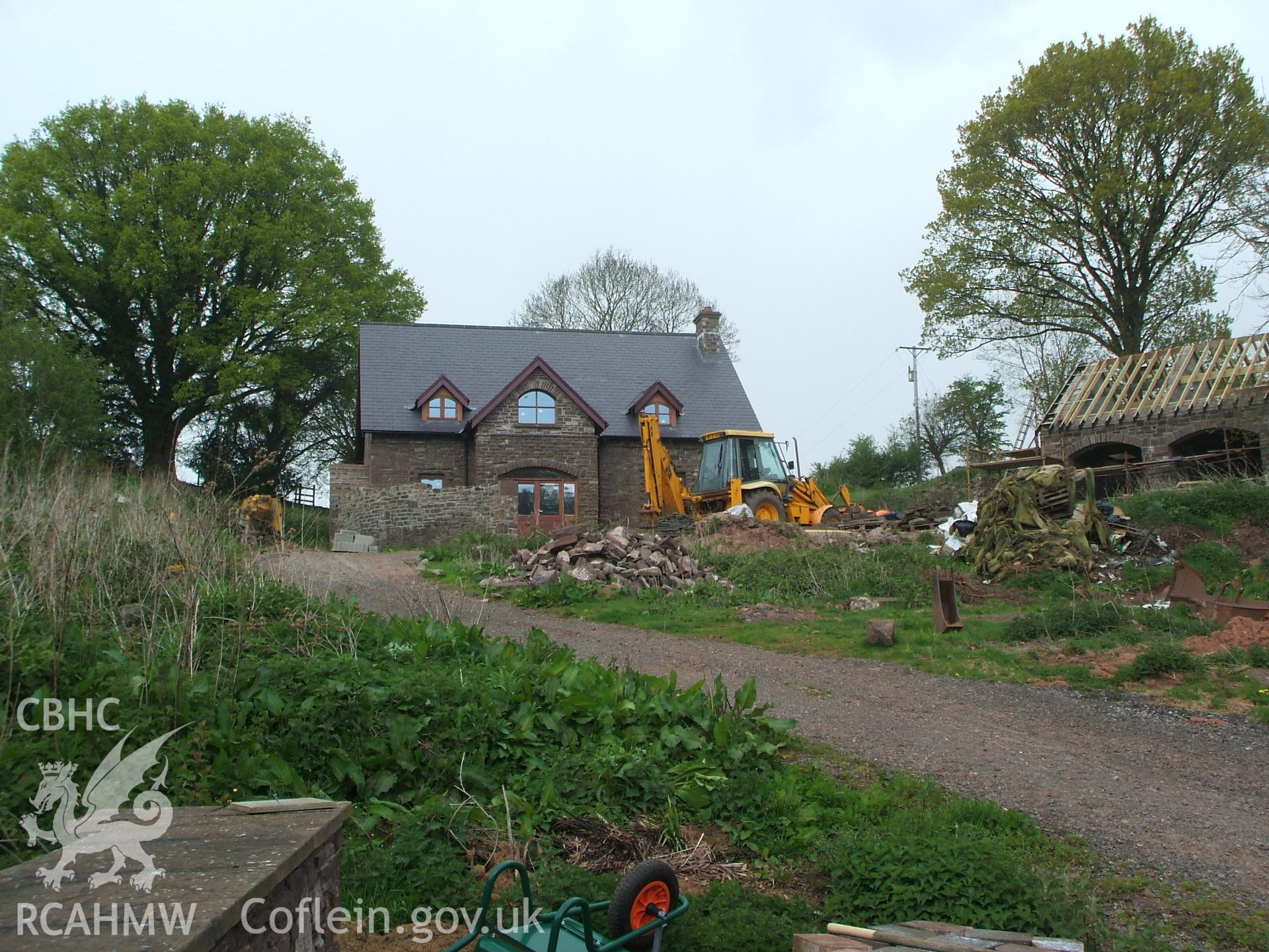 Digital photograph of the Glen Court house stables.