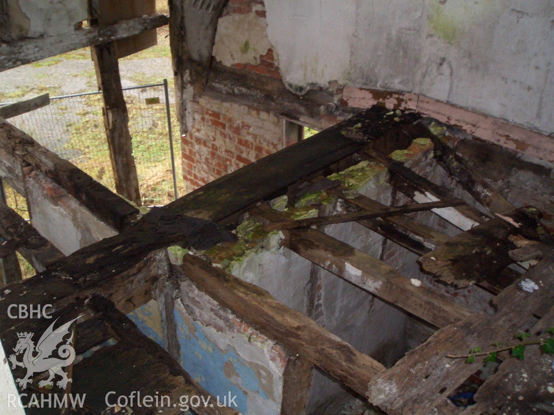 Digital colour photograph of the interior of the Chapel House Farm House, Light Oak Hall.