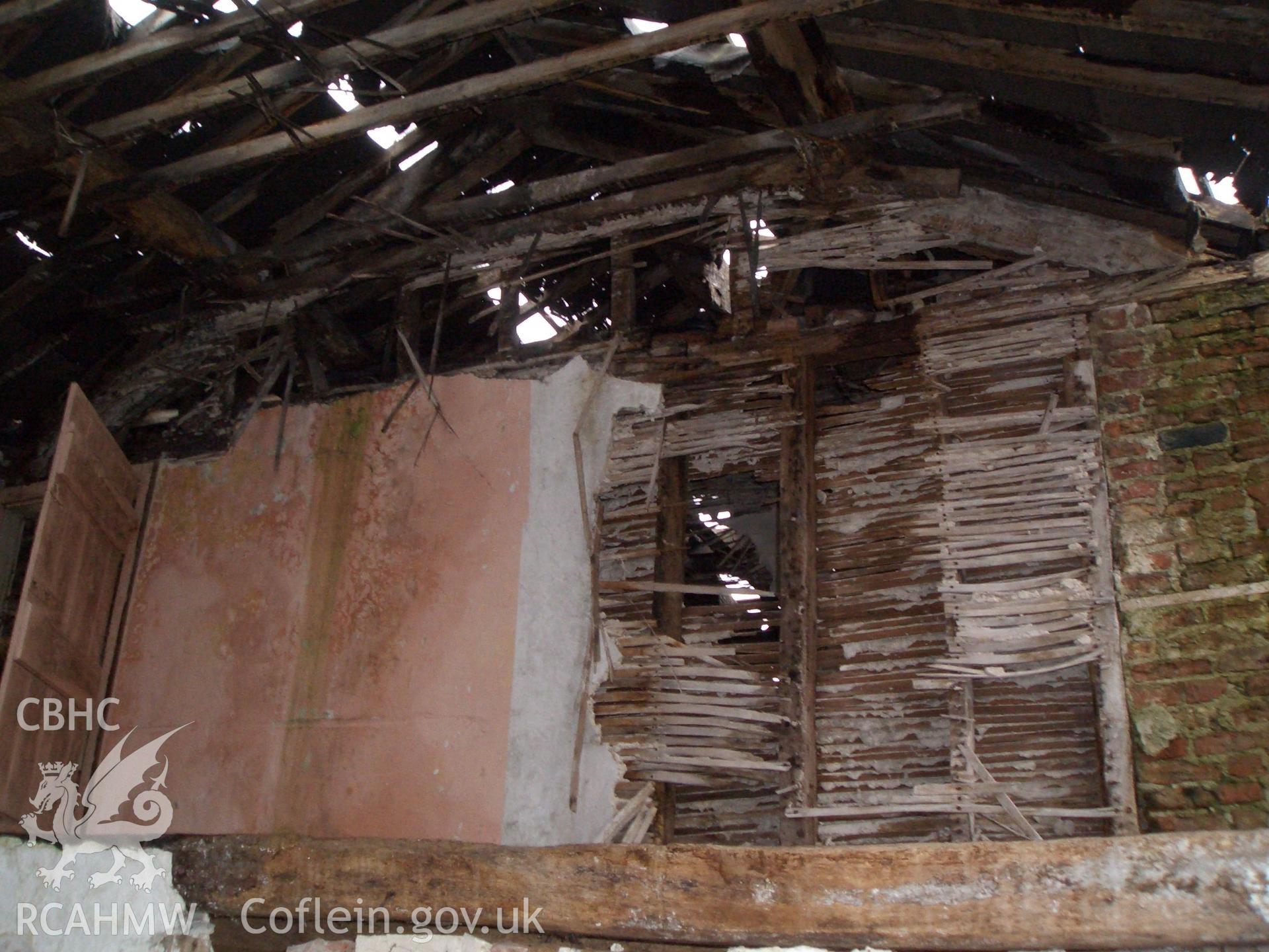 Digital colour photograph of the interior of the Chapel House Farm House, Light Oak Hall.