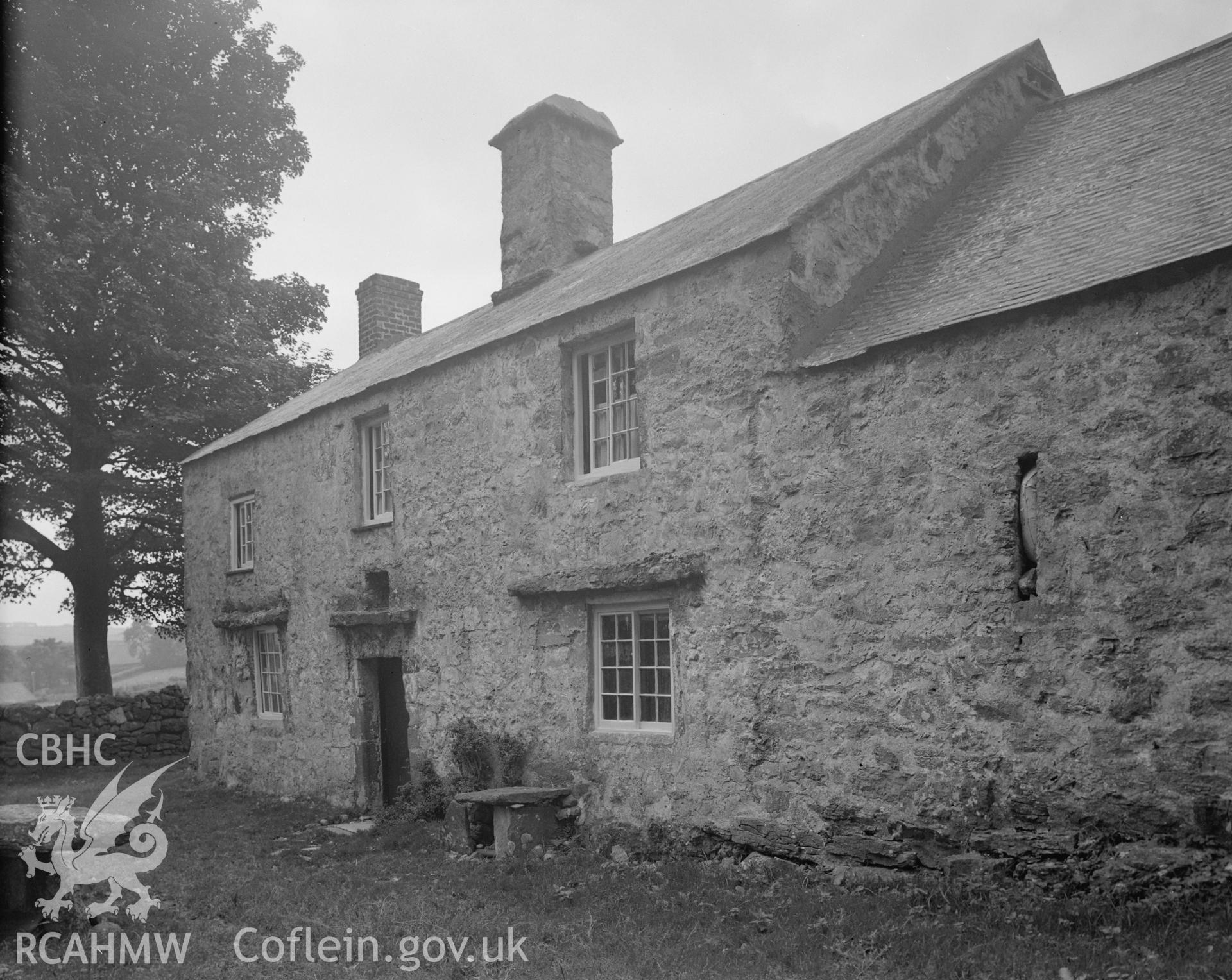 Black and white photograph of  Eirianallt, Glan-Yr-Afon.
