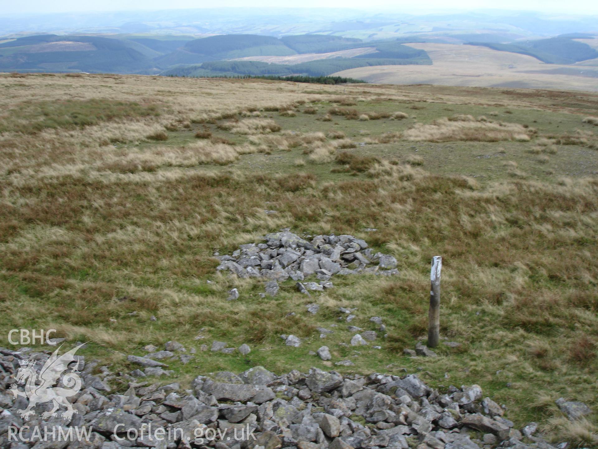 Digital colour photograph of Pen Pumlumon cairn IV taken on 13/09/2006 by R.P. Sambrook during the Plynlimon Glaslyn South Upland survey undertaken by Trysor.