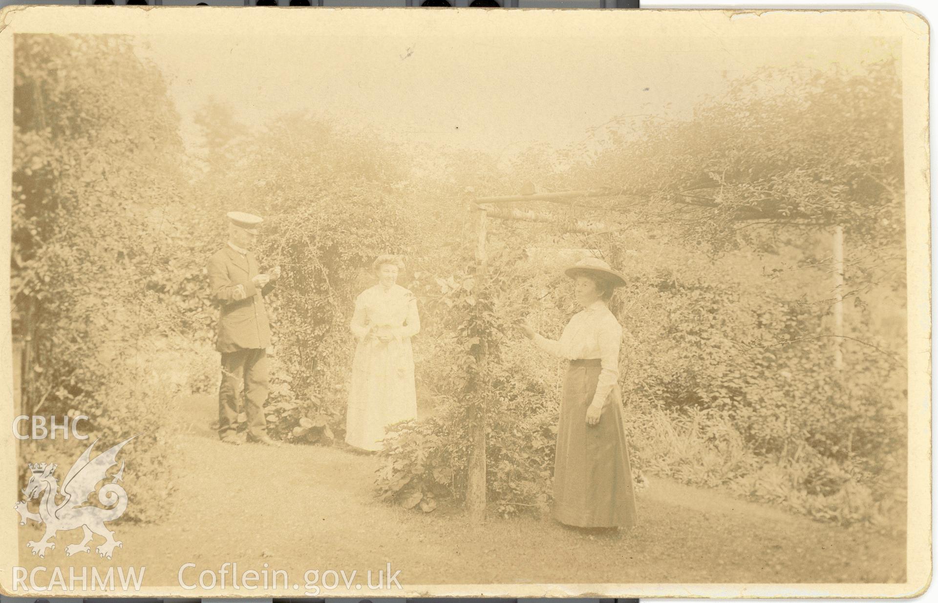 Digitised postcard image of Unidentified house and garden, Reliable Series. Unlocated. Produced by Parks and Gardens Data Services, from an original item in the Peter Davis Collection at Parks and Gardens UK. We hold only web-resolution images of this collection, suitable for viewing on screen and for research purposes only. We do not hold the original images, or publication quality scans.