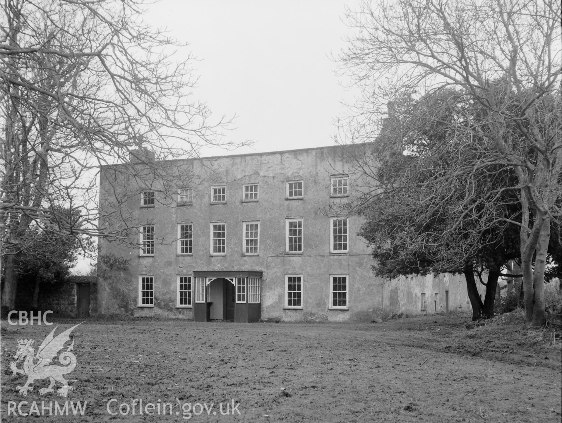 General view of exterior
