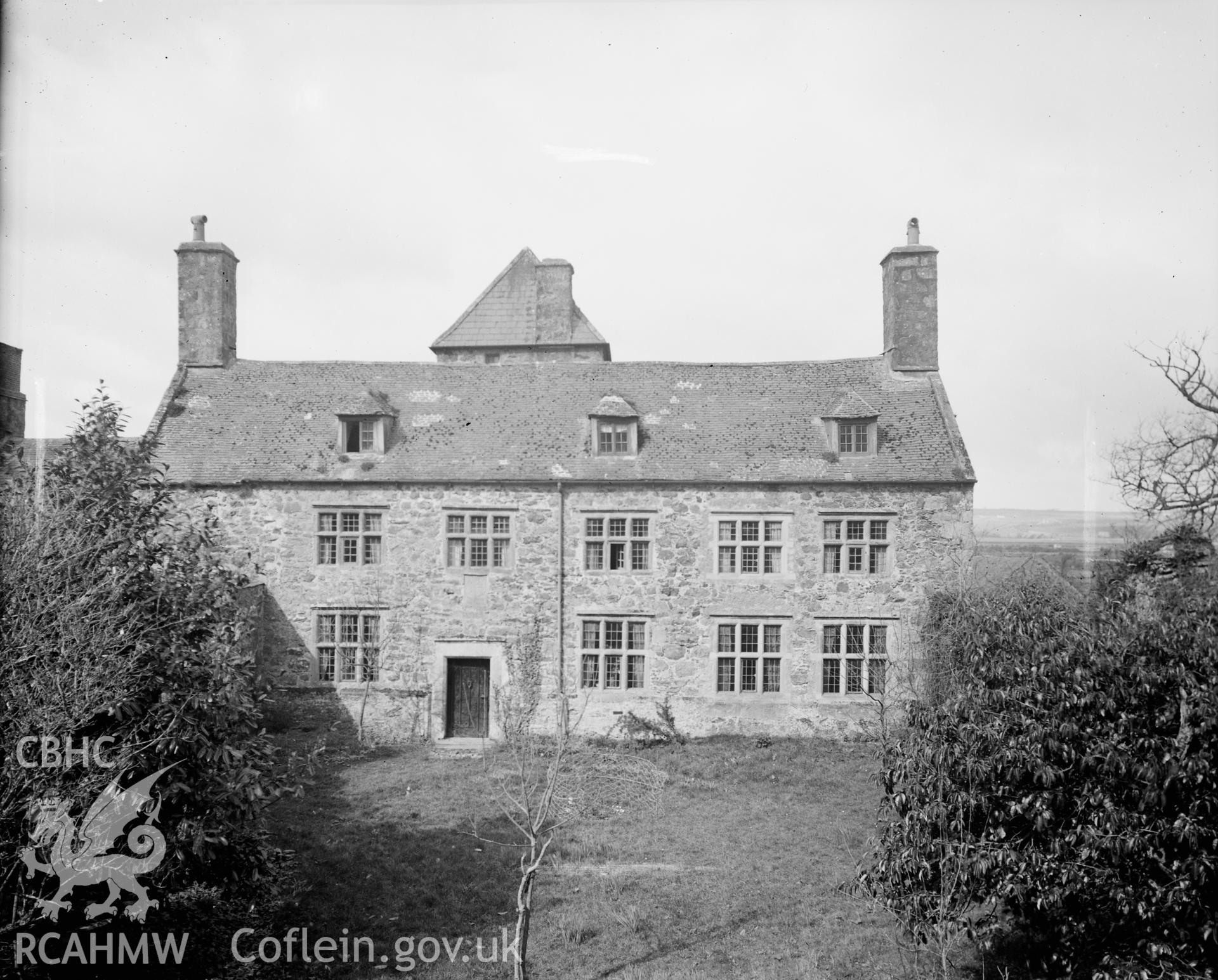 General view of exterior