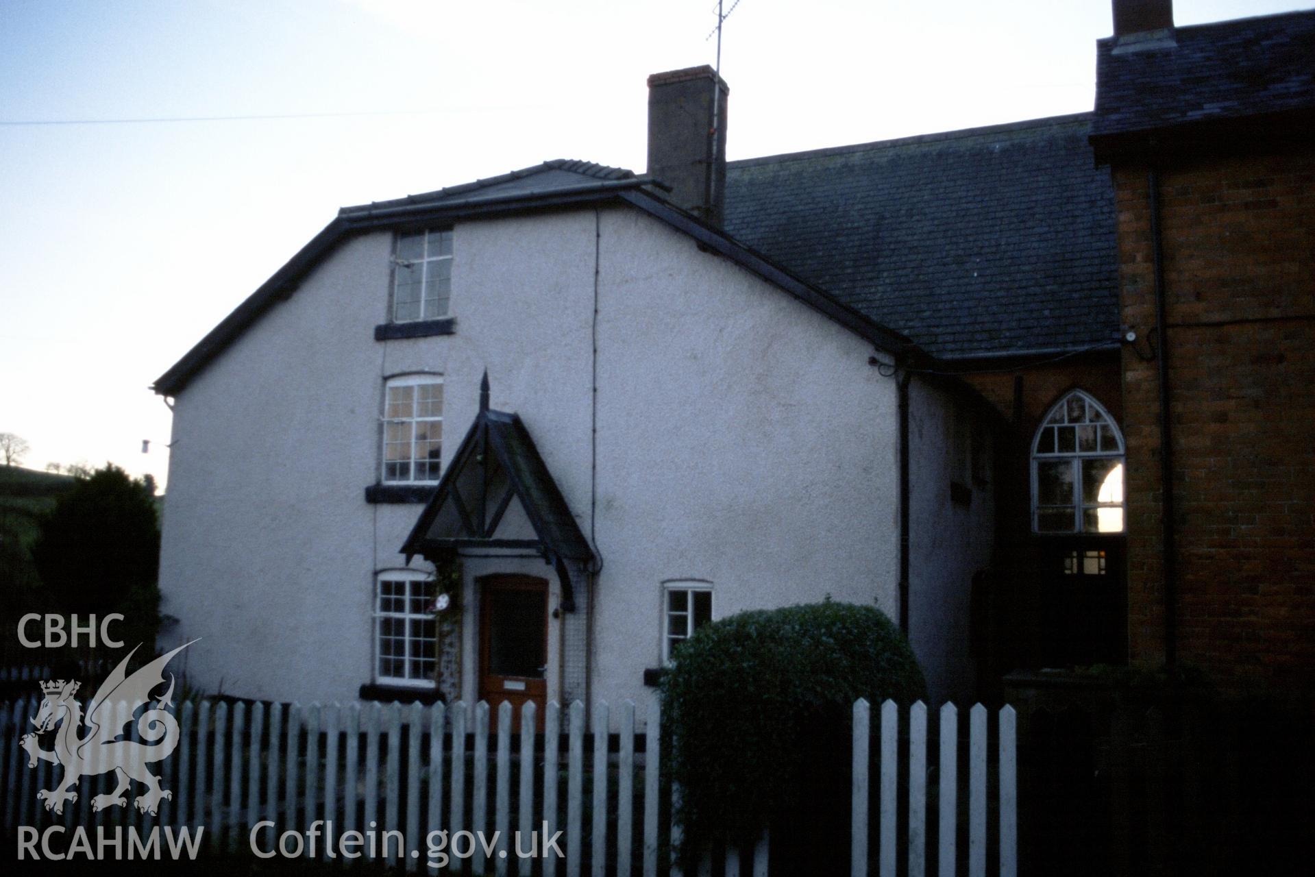 Exterior, NE side of chapel, between adjoining houses