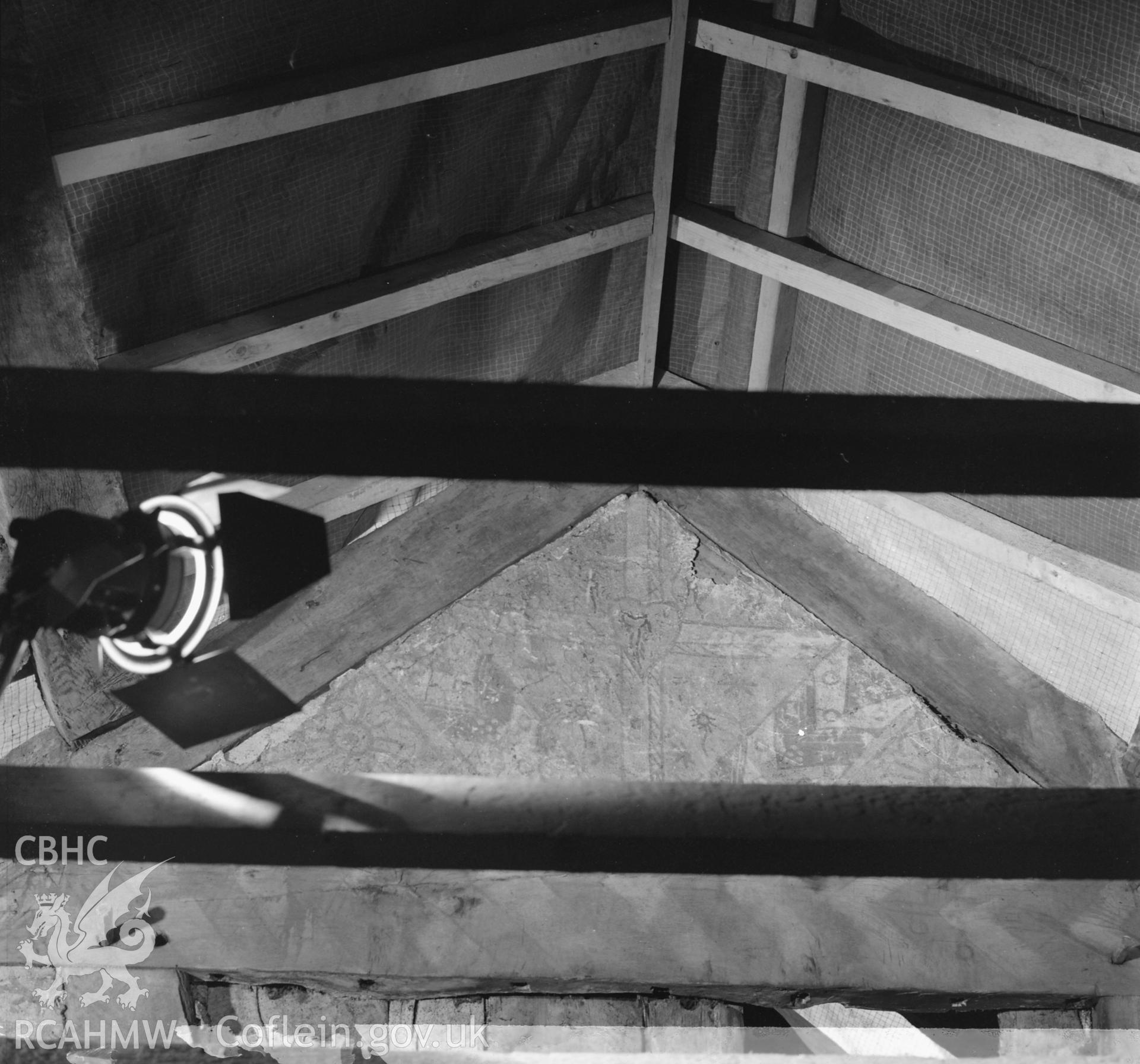 Painted truss, apex