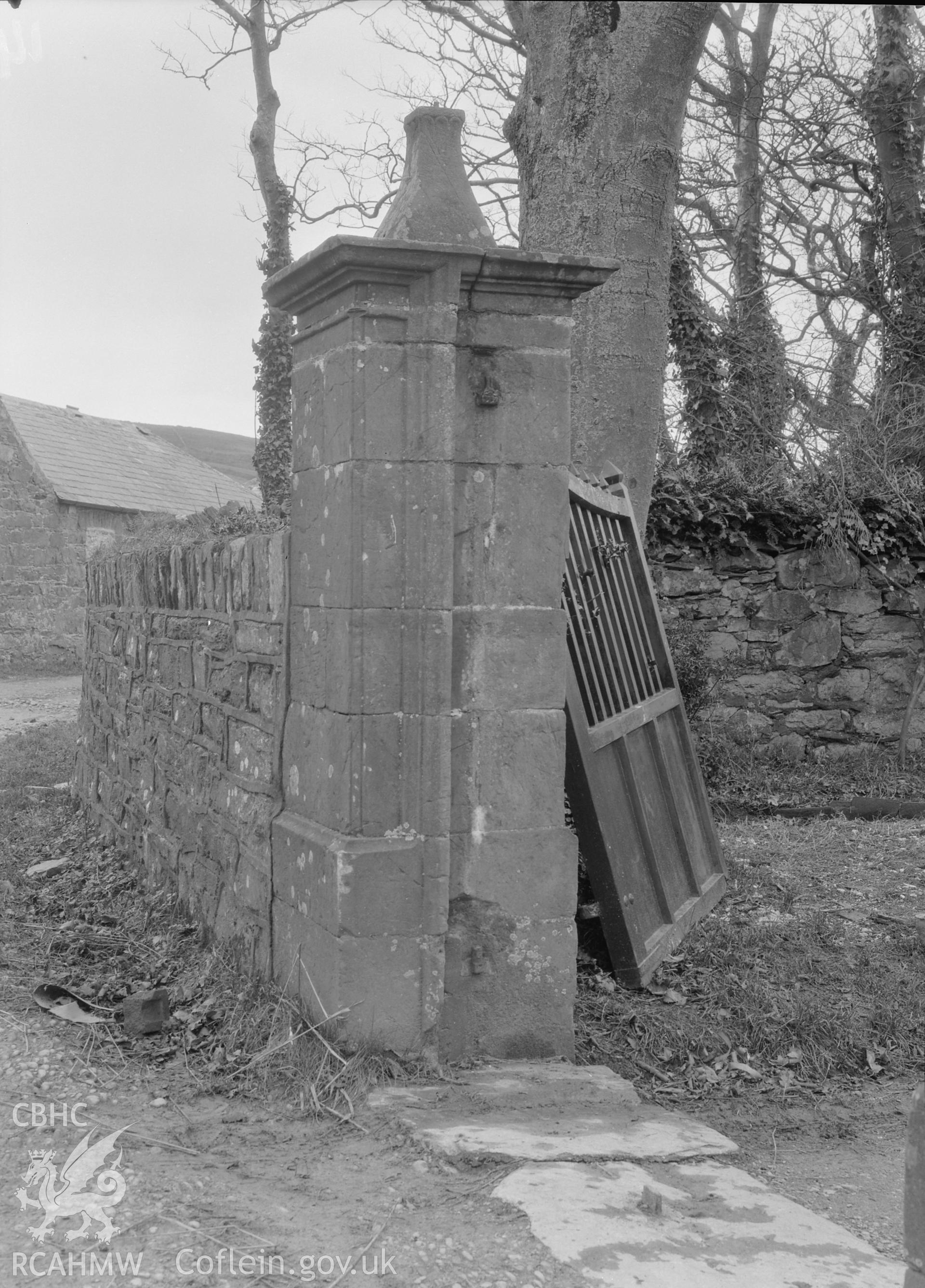 View of gateway to courtyard of old house