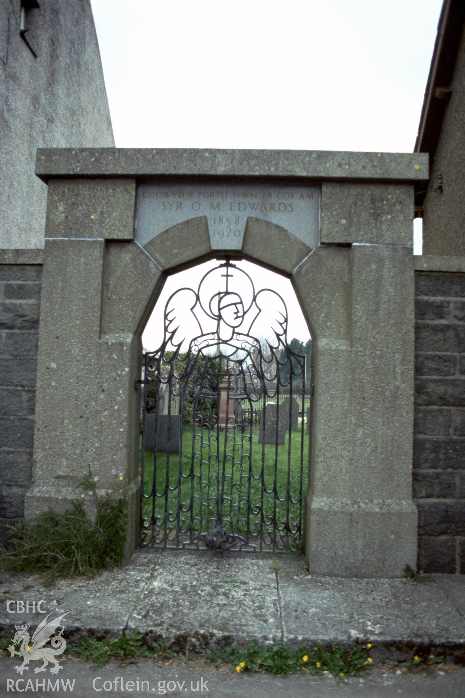 Exterior, memorial gates to O M Edwards, at graveyard entrance.