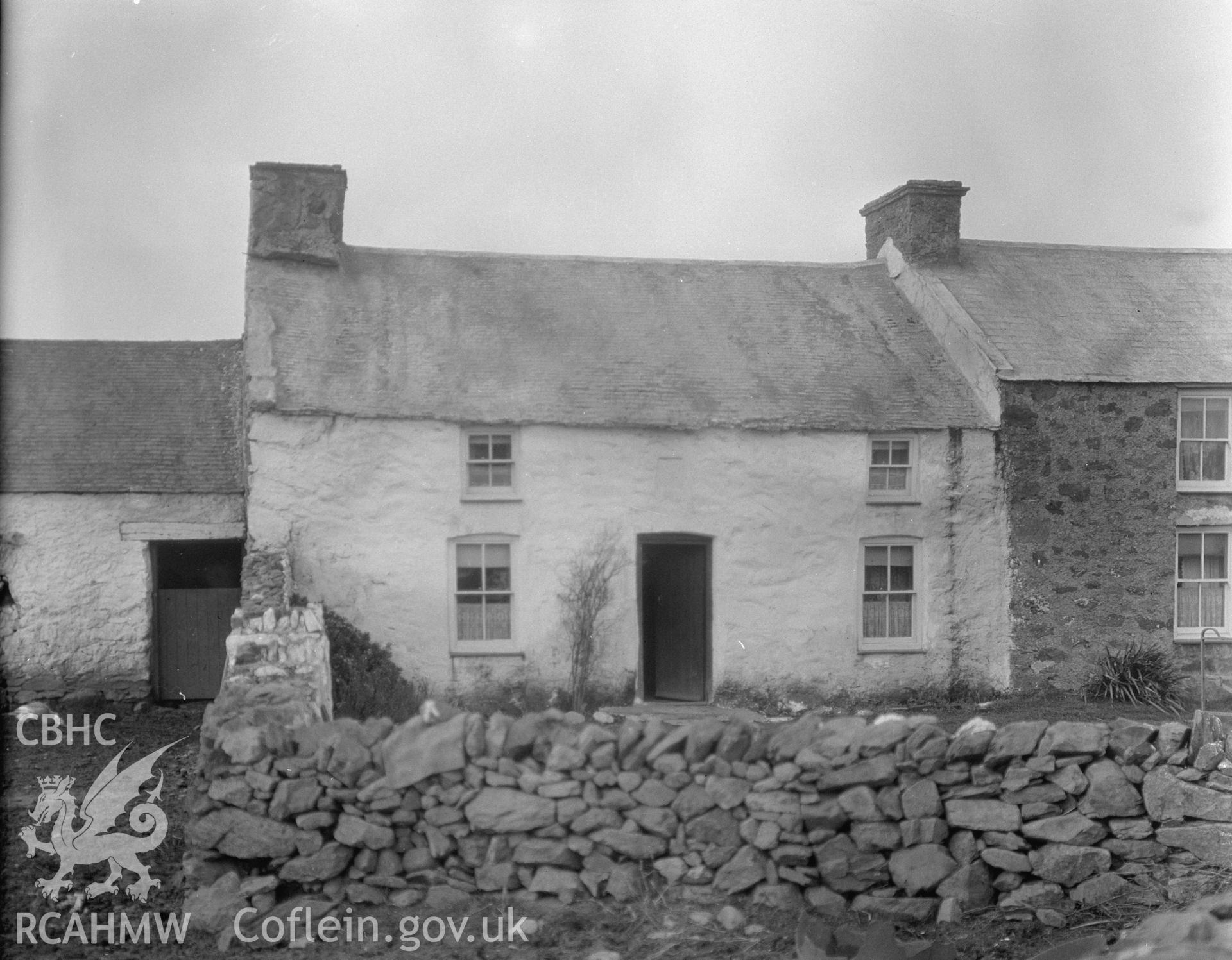 Black and white photograph of Rhydwyn Cottage.