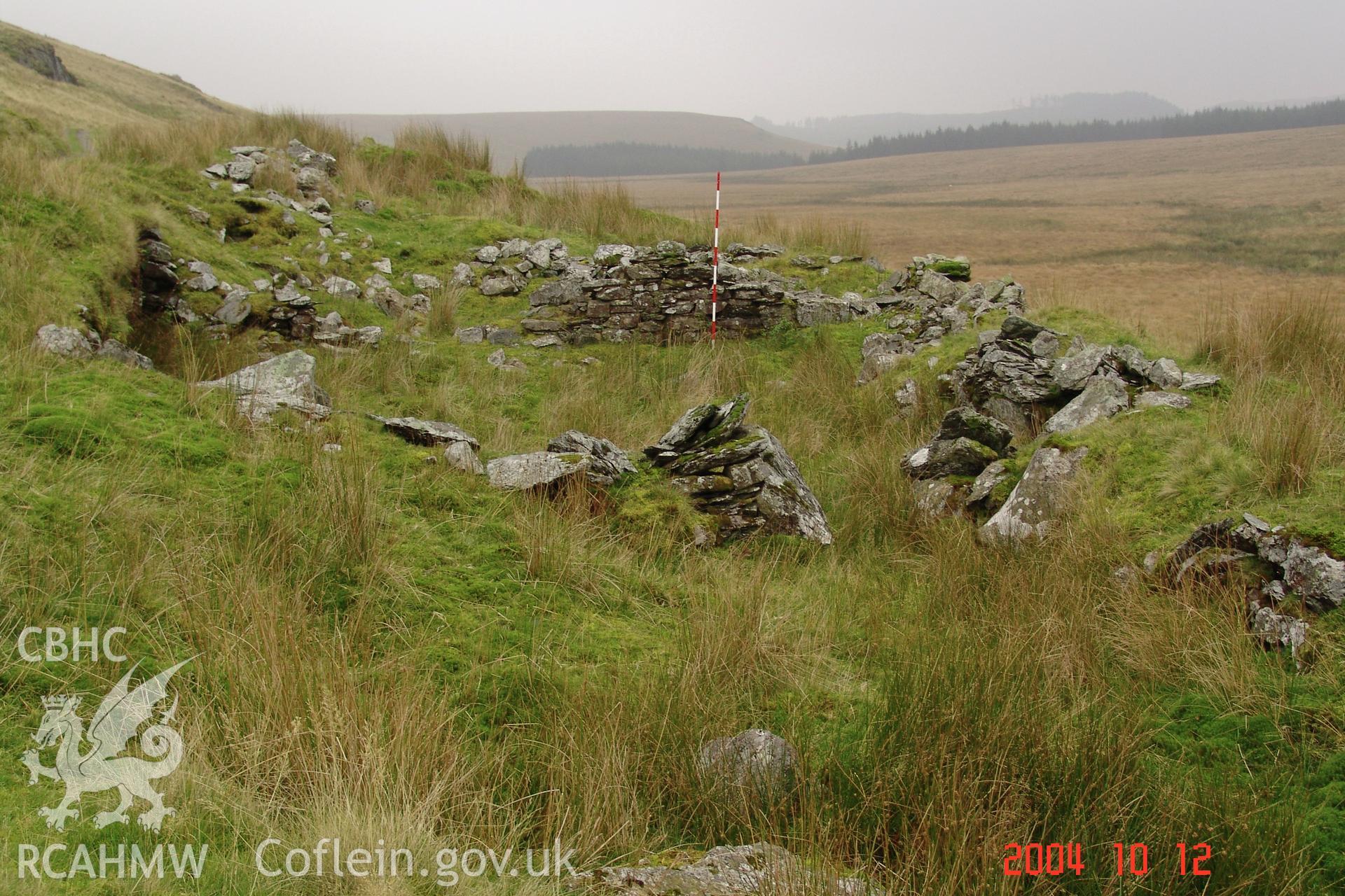Photograph of Bwlch-y-styllen Building taken on 12/10/2004 by N. Phillips during an Upland Survey undertaken by Cambrian Archaeological Projects.