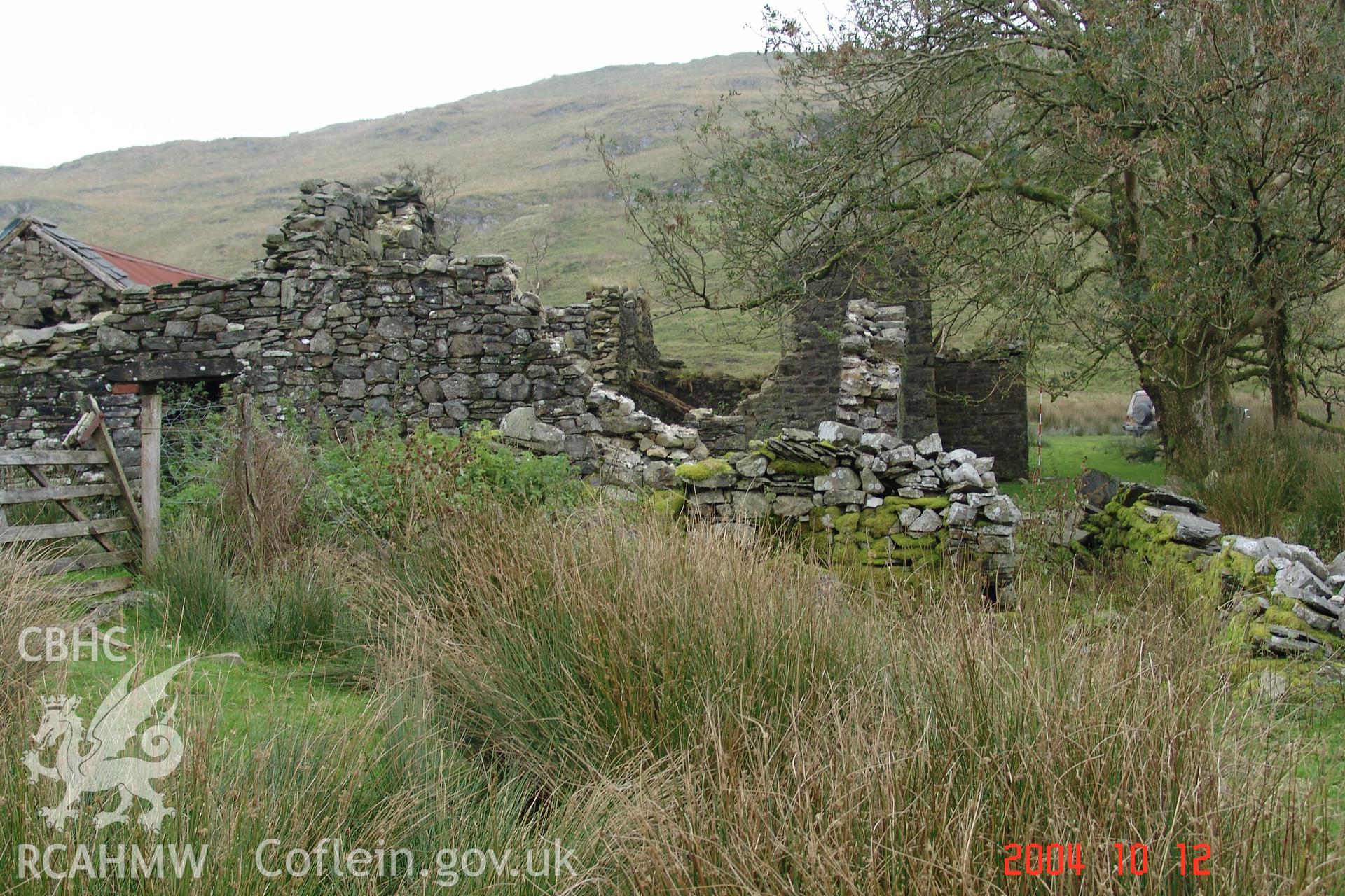 Photograph of Bwlch-y-styllen Farmstead taken on 12/10/2004 by N. Phillips during an Upland Survey undertaken by Cambrian Archaeological Projects.