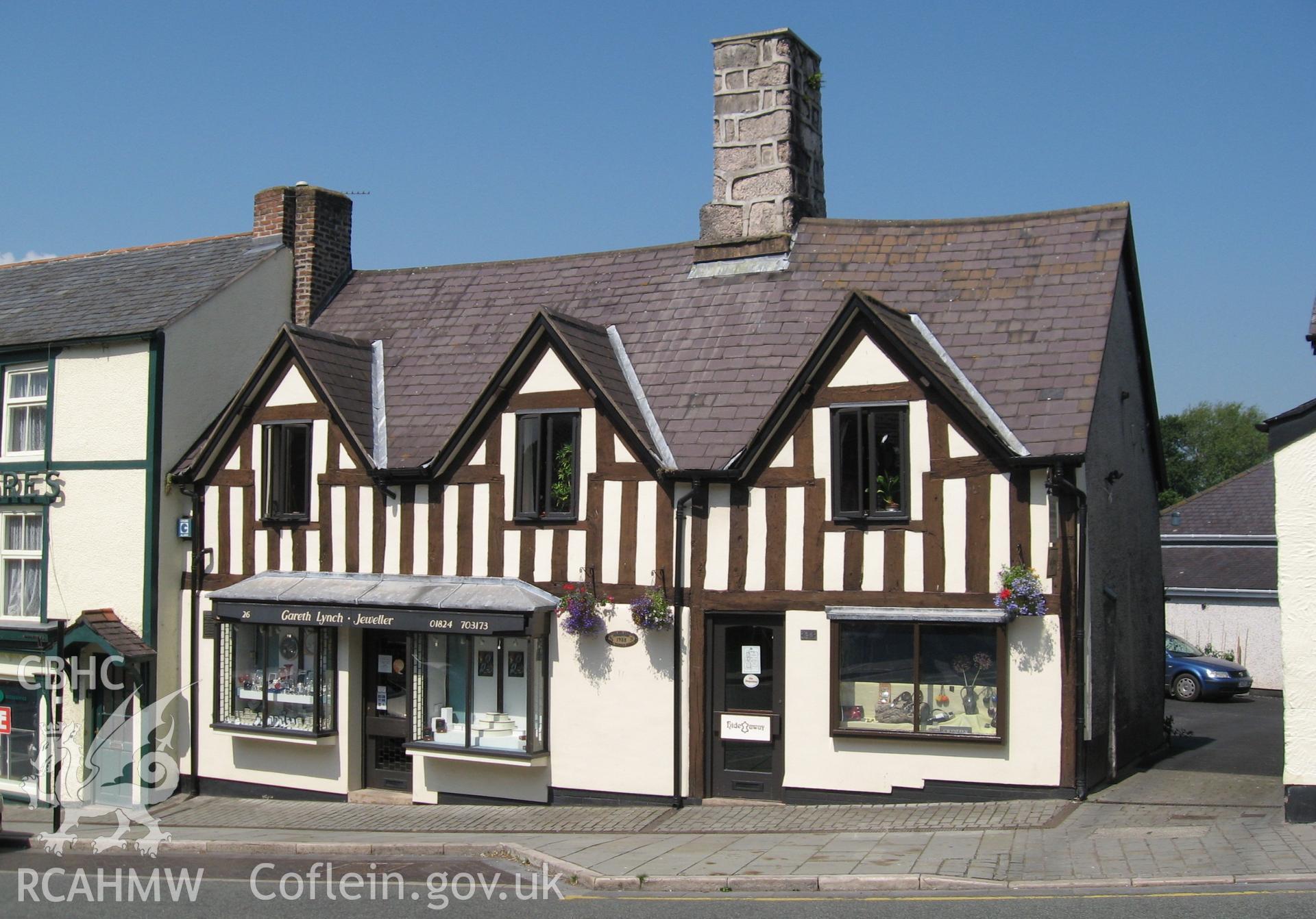Colour photo showing Clwyd Street, Ruthin, taken by Paul R. Davis and dated 11th May 2006.