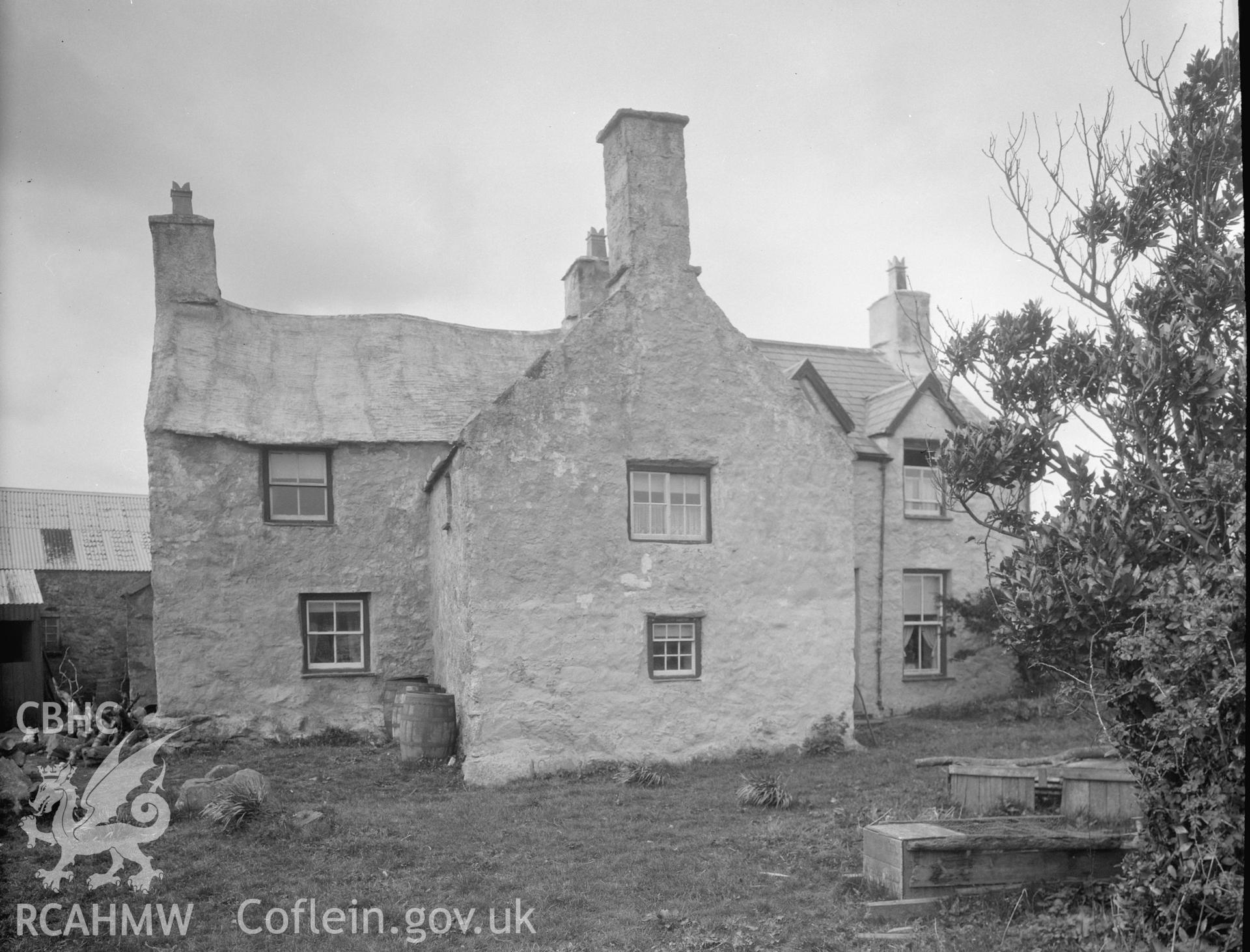 Black and white print of Tai-Cochion, Llanidan.