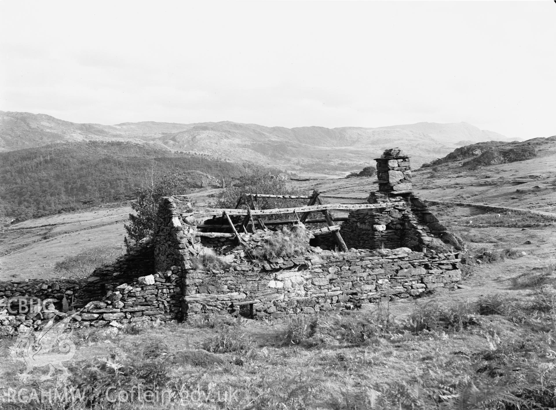 Exterior view showing the ruinous building.