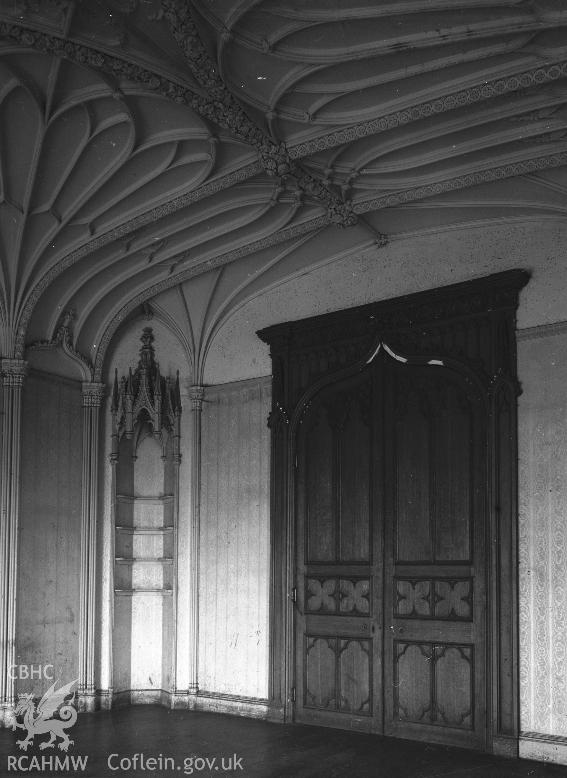 Interior view showing doors in the drawing-room