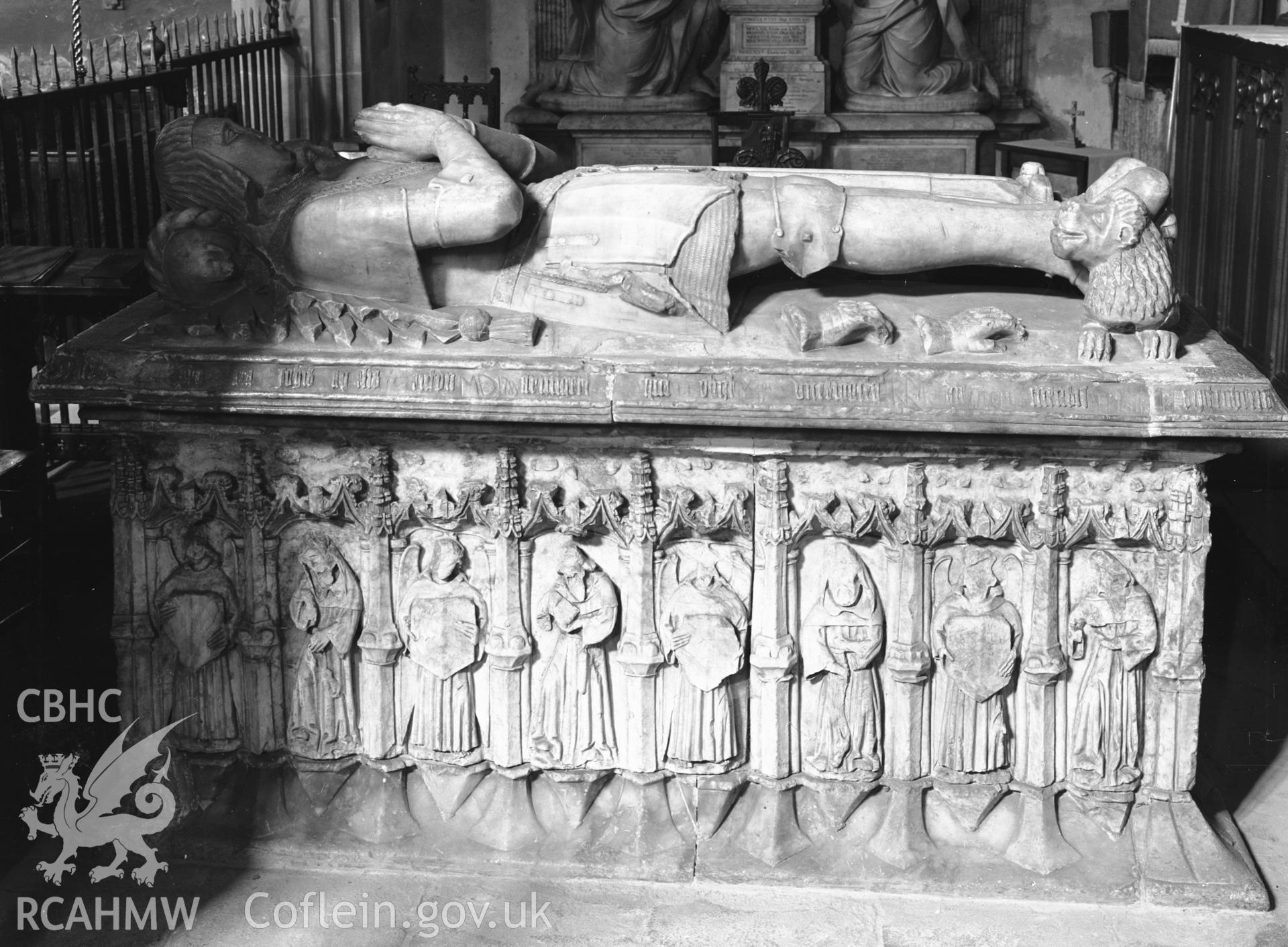 Interior: alabaster effigies - Elizabeth Calfrey 1524. John ap Elliss Aeton 1526