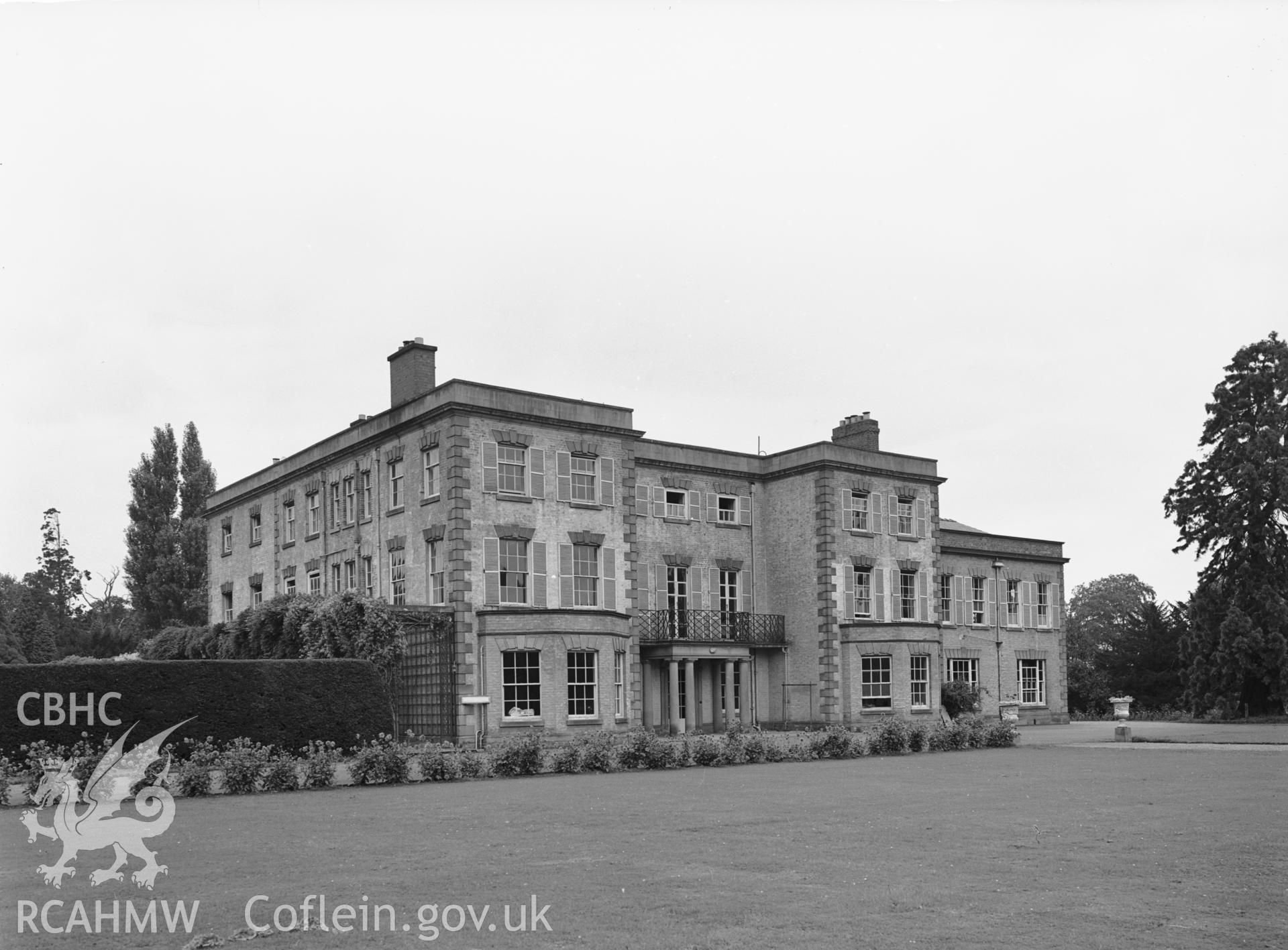 A black and white photograph of Trevalyn House, Rossett.