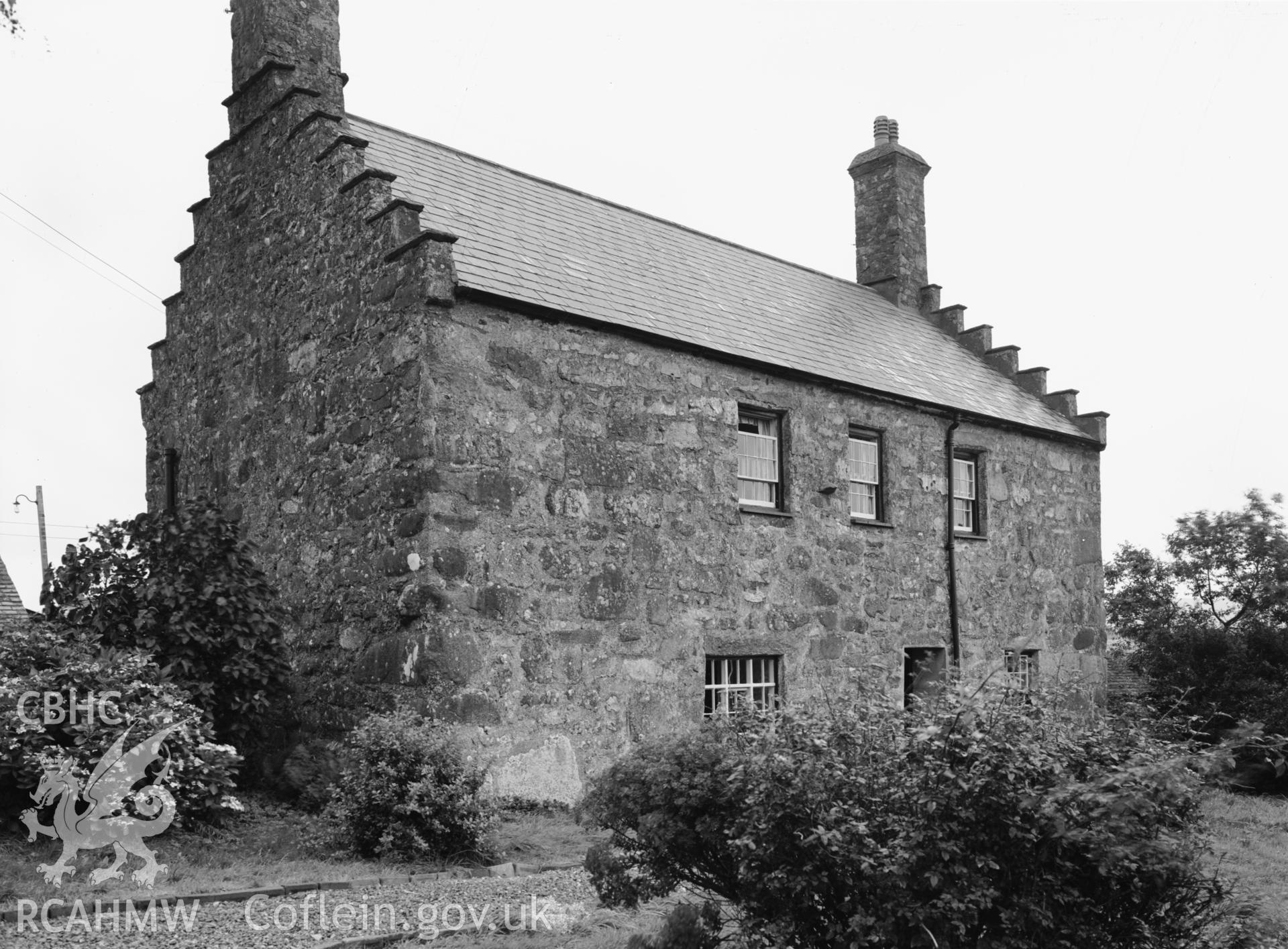 Exterior view showing Plas Gwyn