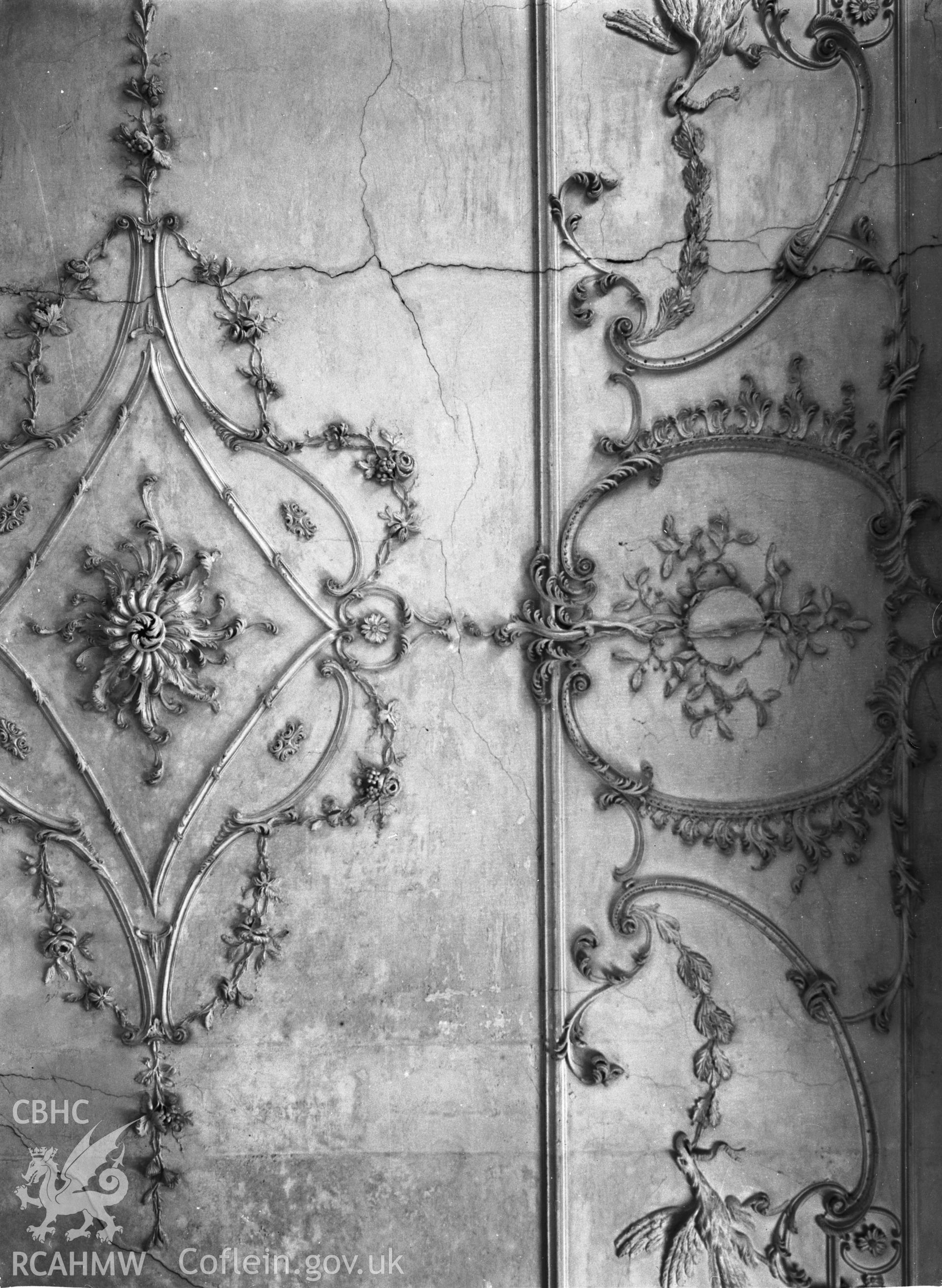 Interior view, ceiling in salon