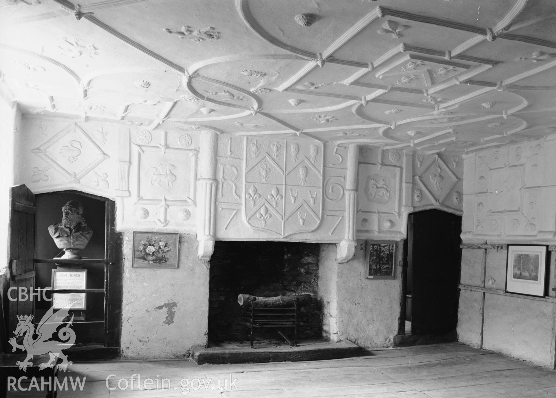 Interior view showing Wynne room