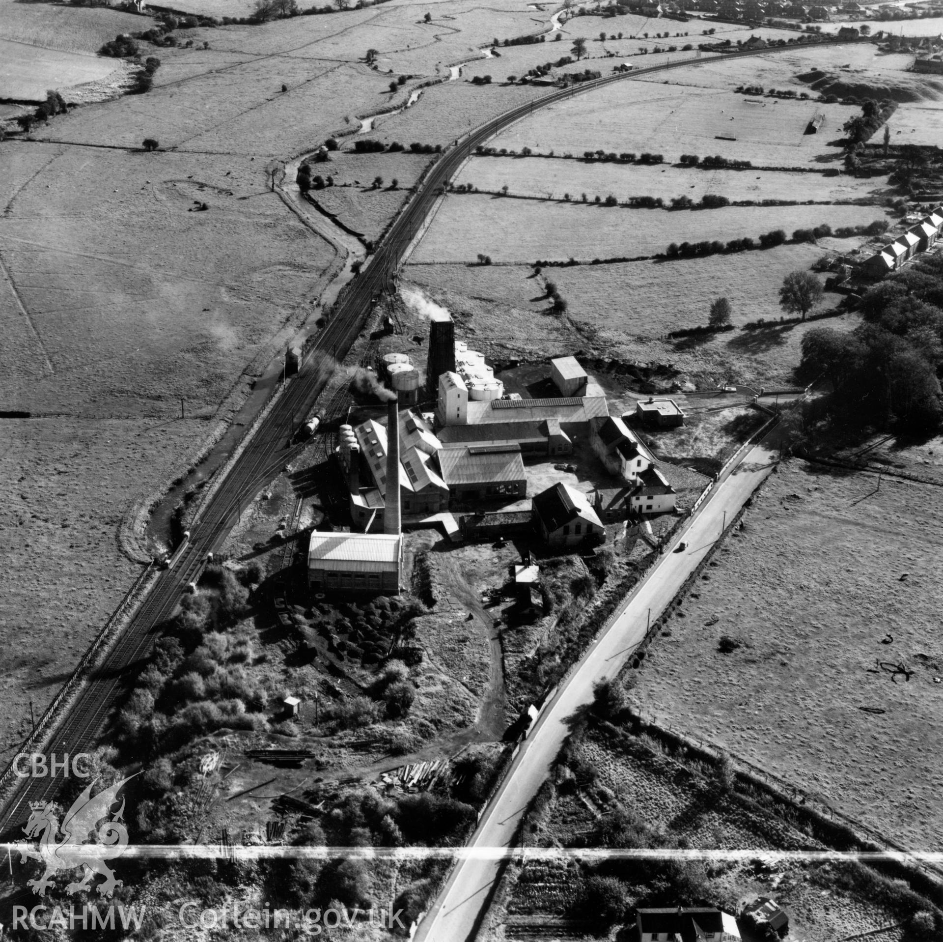 View of the Synthite Ltd. works near Mold. Oblique aerial photograph, 5?" cut roll film.