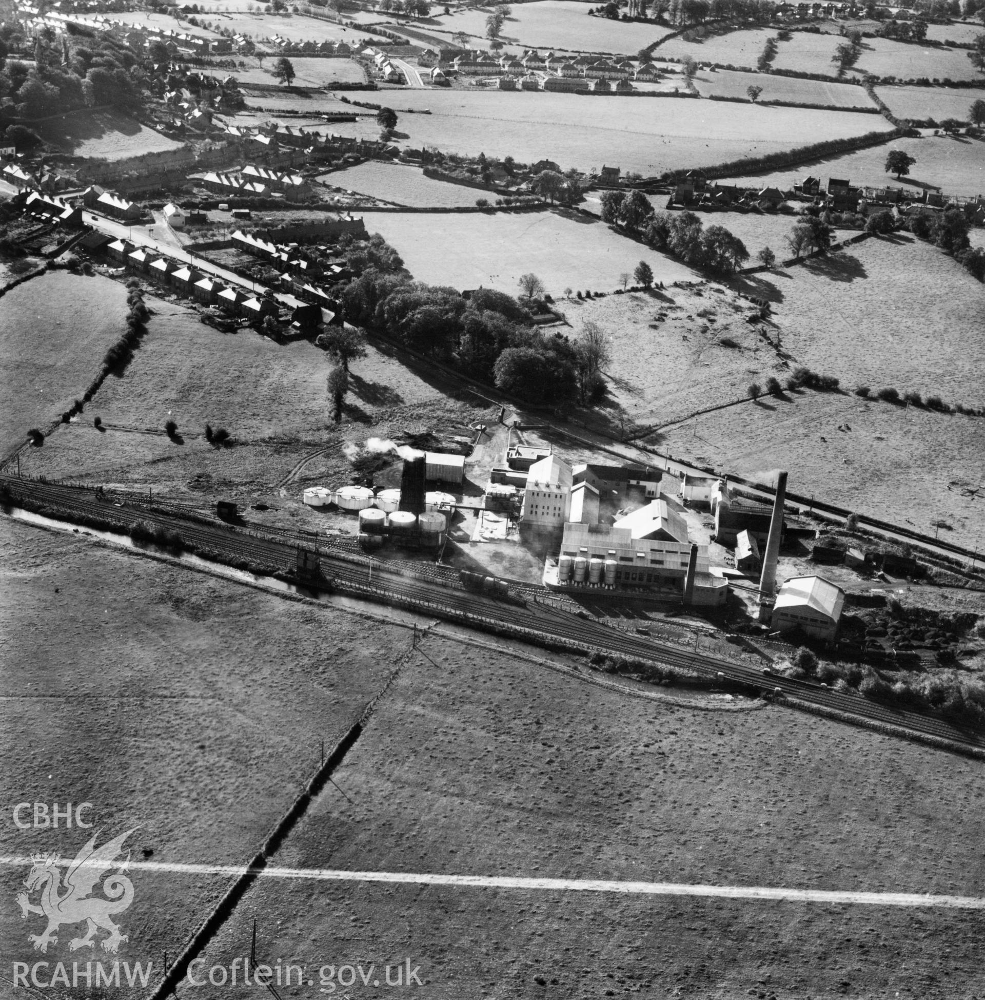 View of the Synthite Ltd. works near Mold. Oblique aerial photograph, 5?" cut roll film.