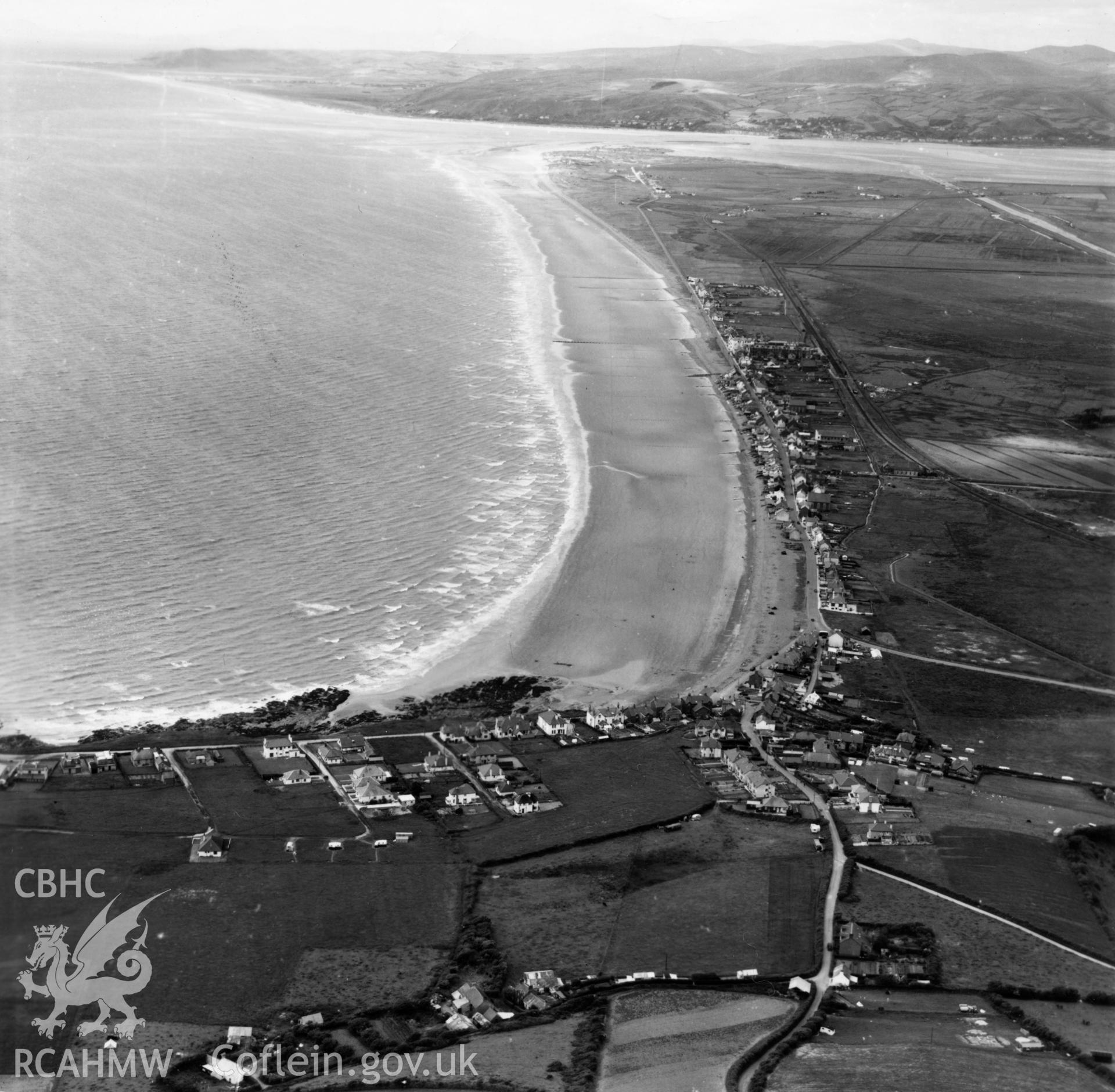General view of Borth from Upper Borth looking north towards the Dyfi estuary. Oblique aerial photograph, 5?" cut roll film.