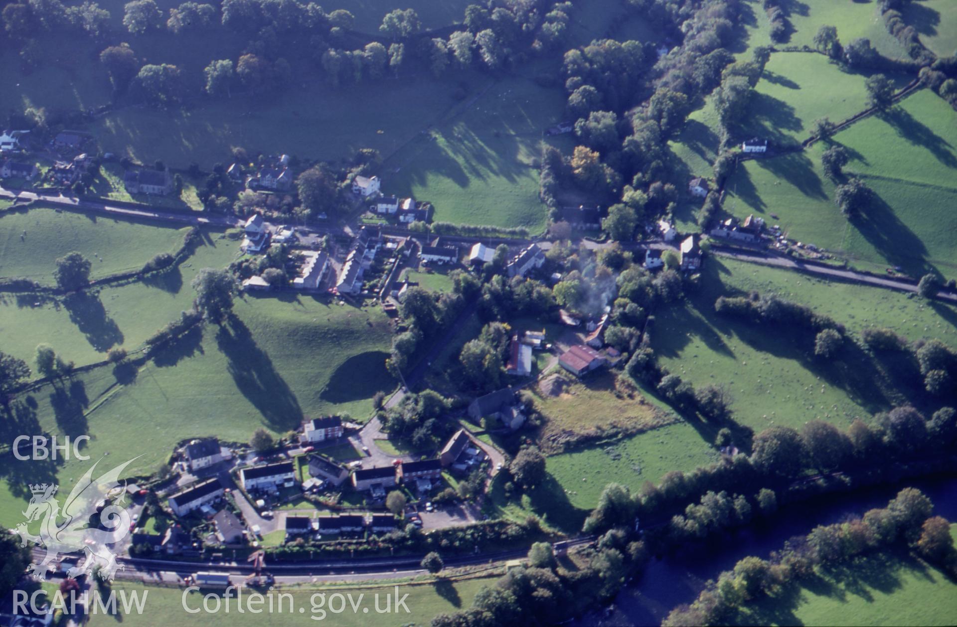 RCAHMW colour slide oblique aerial photograph of Glyndyfrdwy Methodist Chapel (wesleyan; Brynseion;bryn Chapel), Glyndyfrdwy, Corwen, taken by T.G.Driver on the 17/10/2000