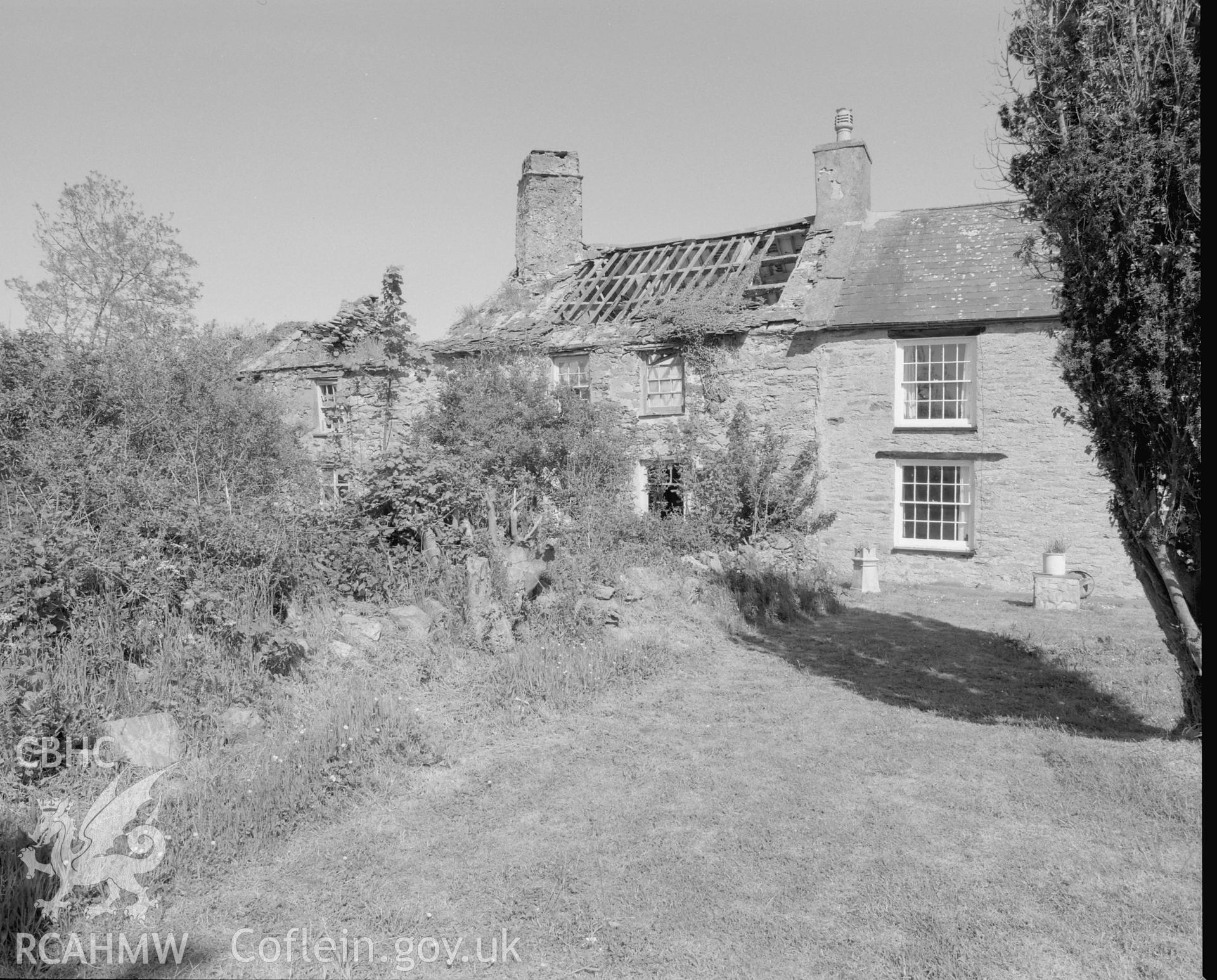 View of W front