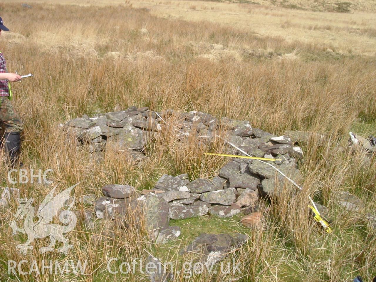 Digital photograph of Nant Rhyd-ddu Hut taken on 23/04/2004 by Earthsound Archaeological Geophysics during the Waen Wen and Pencelli Estate Upland Survey