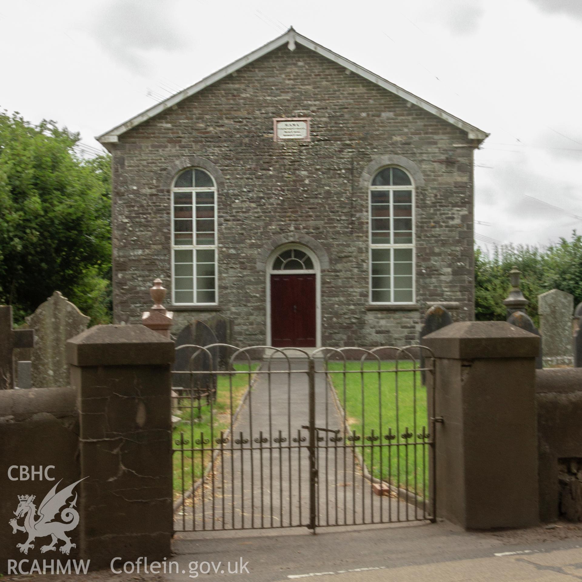 Colour photograph showing front elevation and entrance of Rama Independent Chapel, Llandyfaelog. Photographed by Richard Barrett on 16th July 2018.