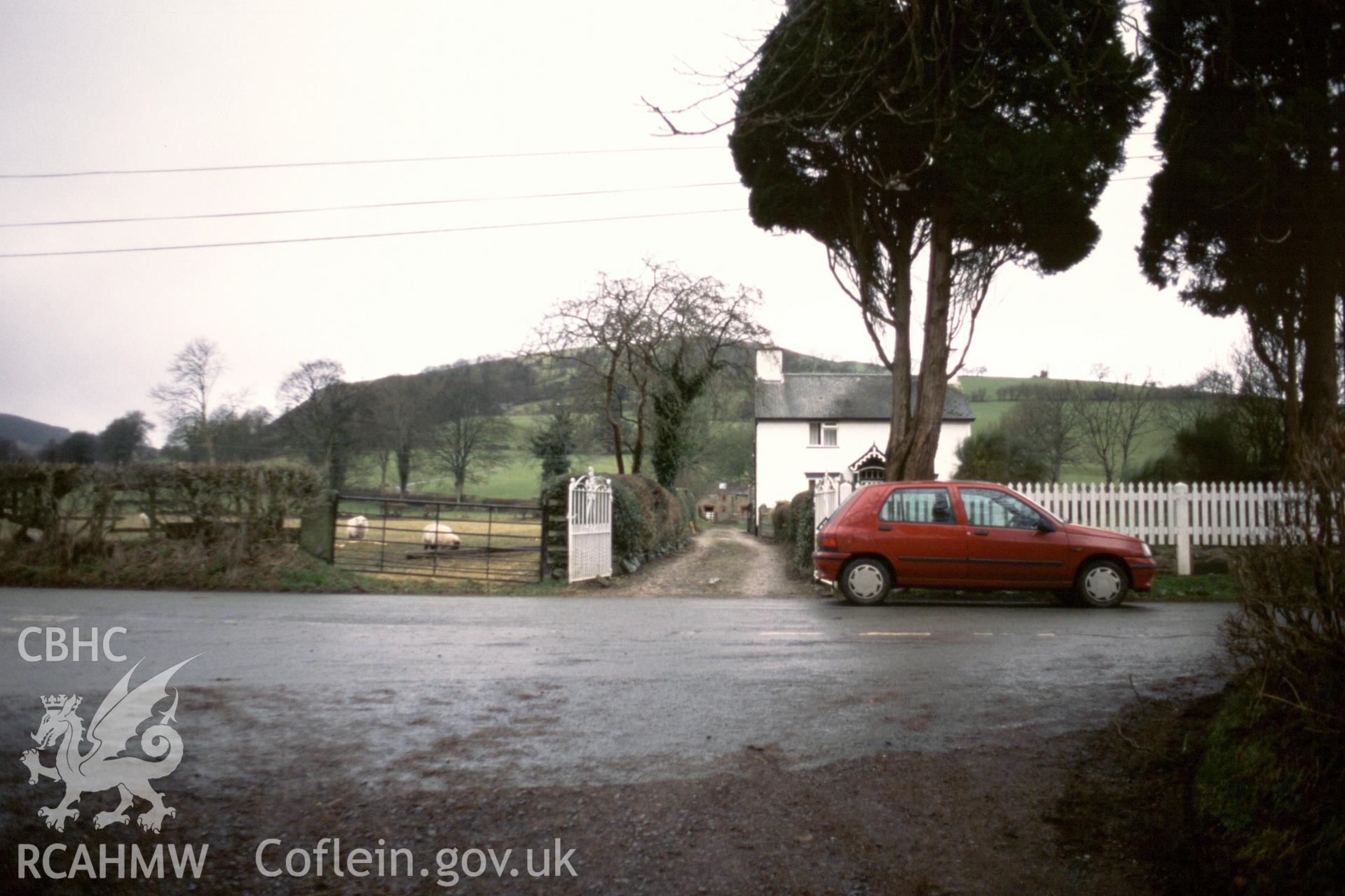 Photographic survey of Capel Bach (Independent;pentre Newydd), Pentre Newydd, Penybontfawr, consisting of 1 colour transparencies, produced by Olwen Jenkins, 13/01/2003.