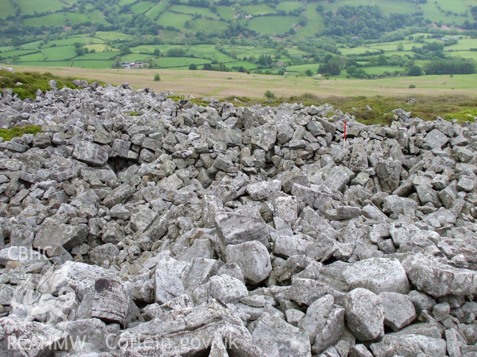 Overview of an area of hollows in the rocky outcrop
