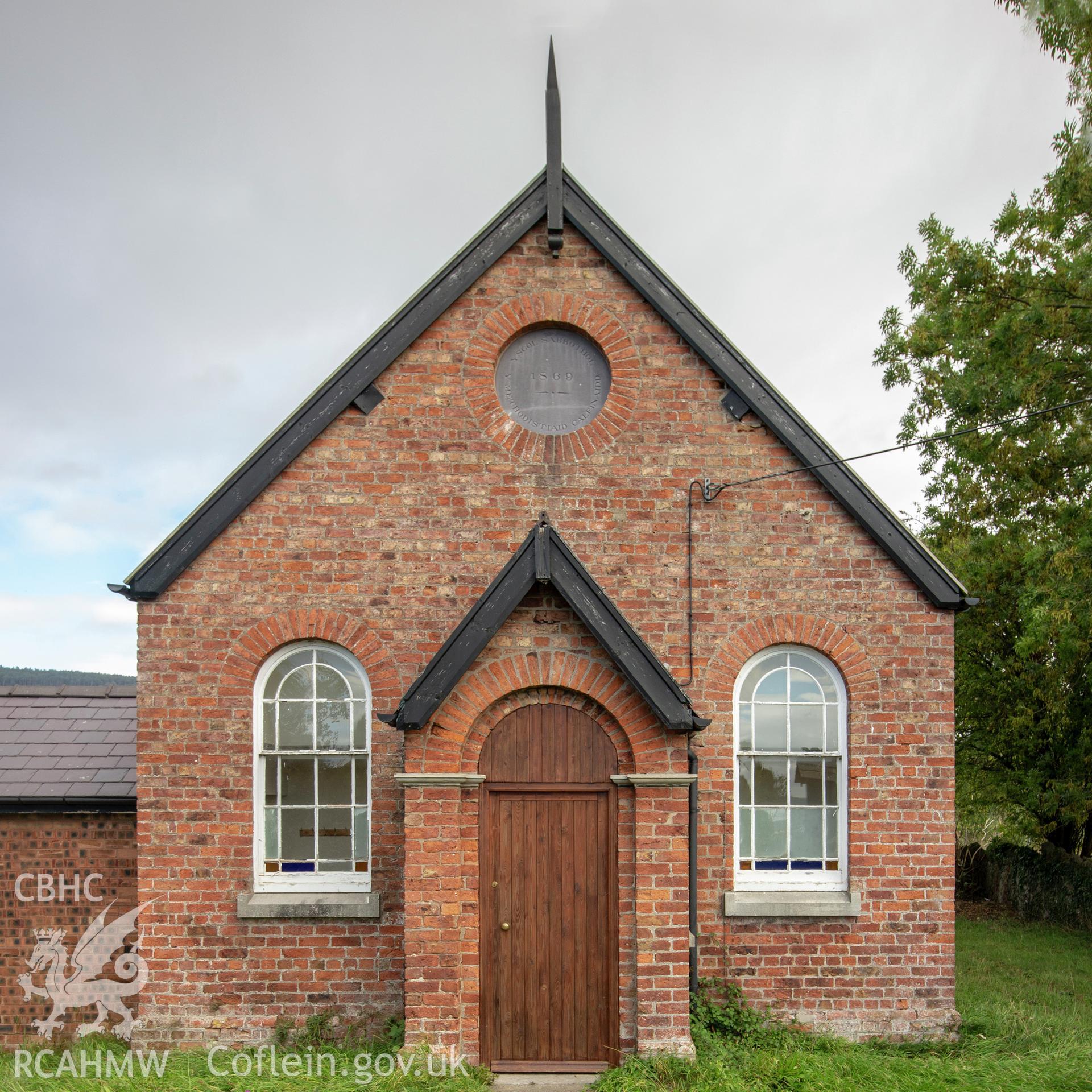 Colour photograph showing front elevation and entrance of Waun Calvinistic Methodist Mission, Waun. Photographed by Richard Barrett on 26th September 2018.