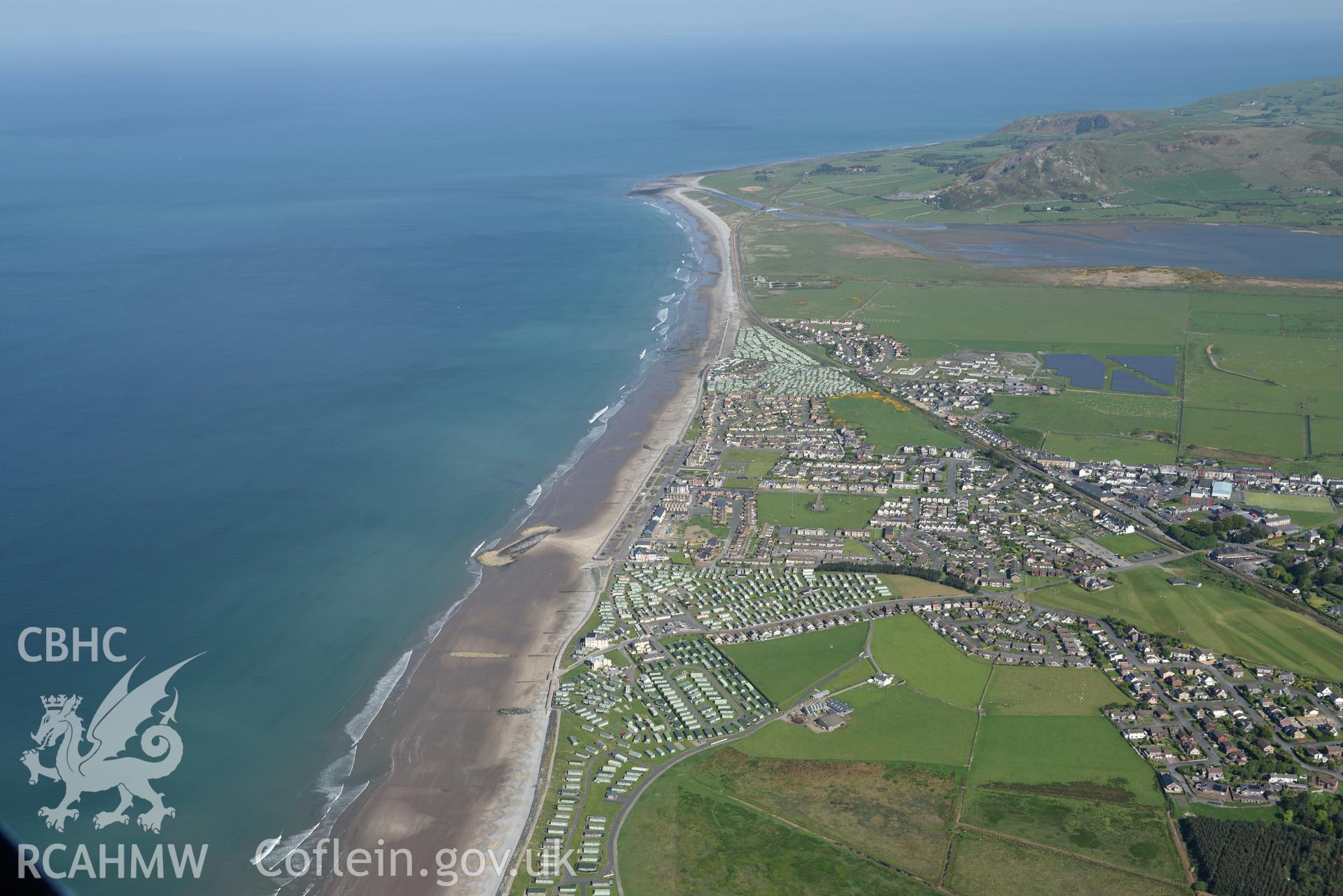 Aerial photography of Tywyn taken on 3rd May 2017.  Baseline aerial reconnaissance survey for the CHERISH Project. ? Crown: CHERISH PROJECT 2017. Produced with EU funds through the Ireland Wales Co-operation Programme 2014-2020. All material made freely available through the Open Government Licence.