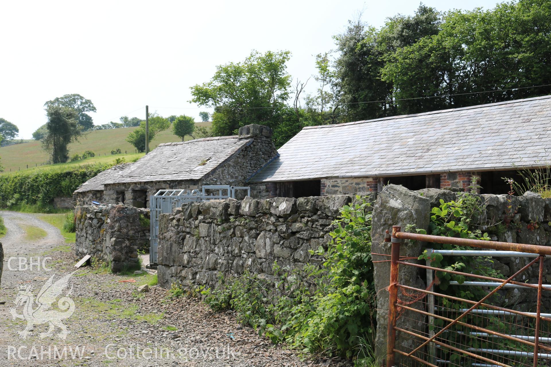 Photograph showing exterior view of barn and cottage, at Maes yr Hendre, taken by Dr Marian Gwyn, 6th July 2016. (Original Reference no. 0207)
