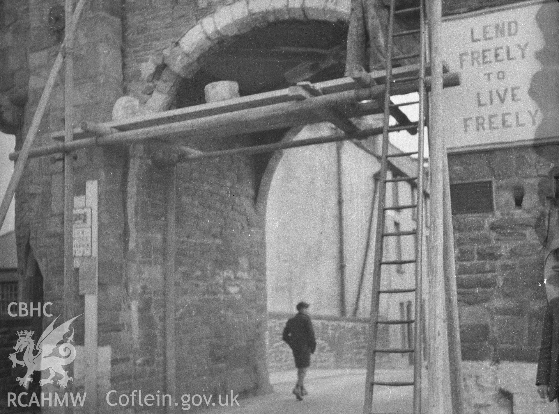 Digital copy of a black and white negative showing Monnow Bridge.