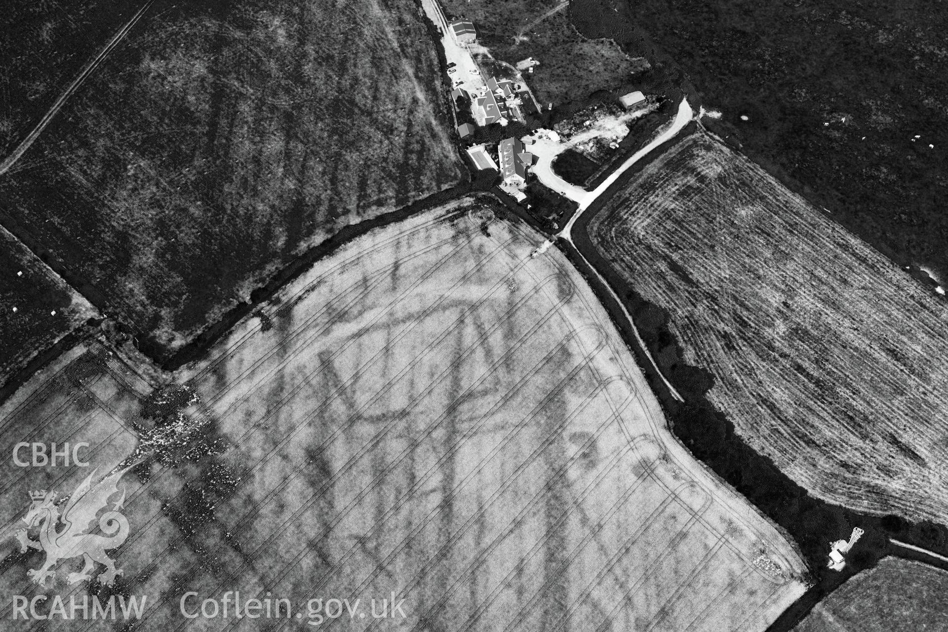 Moorlands Farm defended enclosure or villa, west of Llantwit Major. Oblique aerial photograph taken during the Royal Commission?s programme of archaeological aerial reconnaissance by Toby Driver on 1st August 2013.