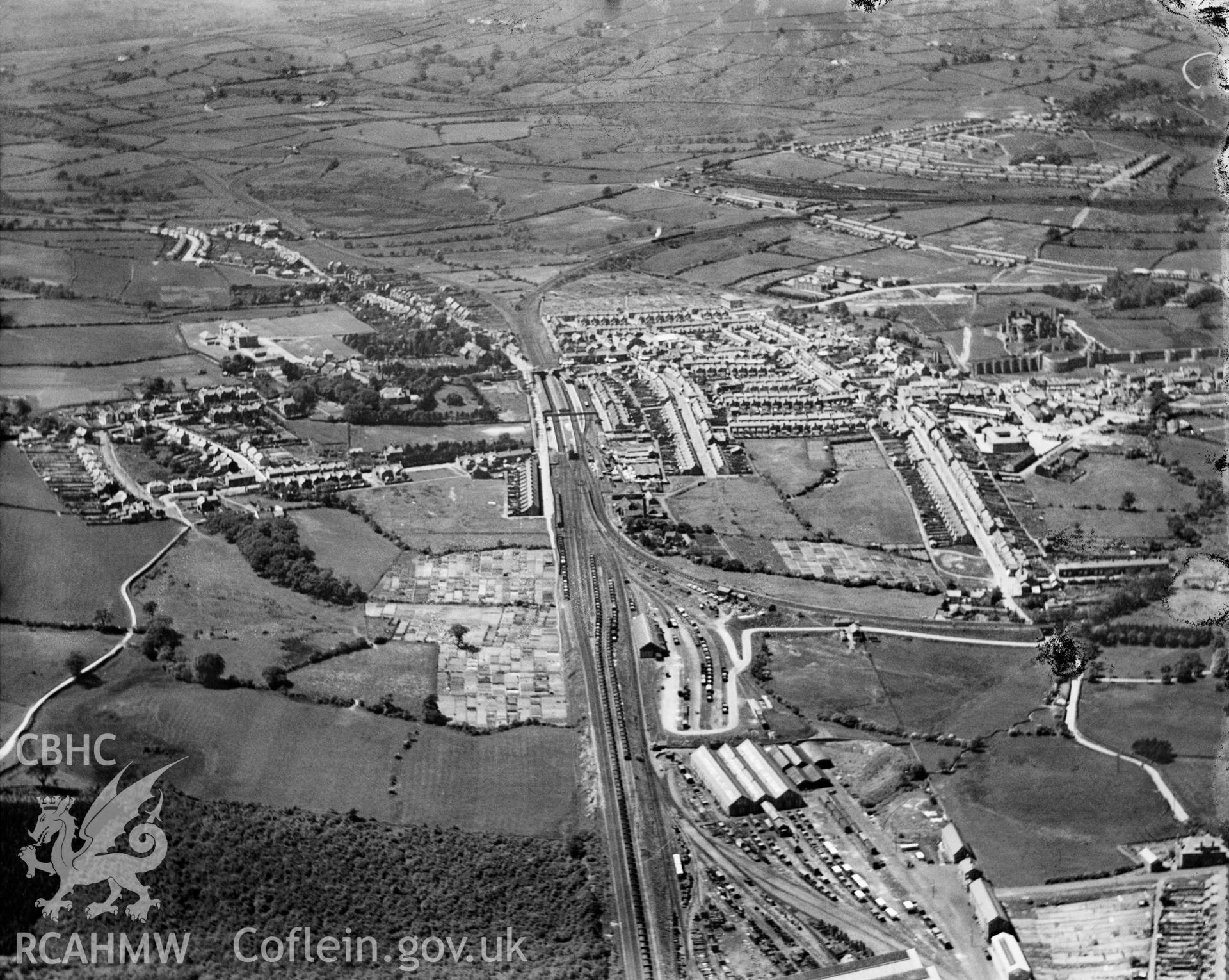 General view of Caerphilly, oblique aerial view. 5?x4? black and white glass plate negative.