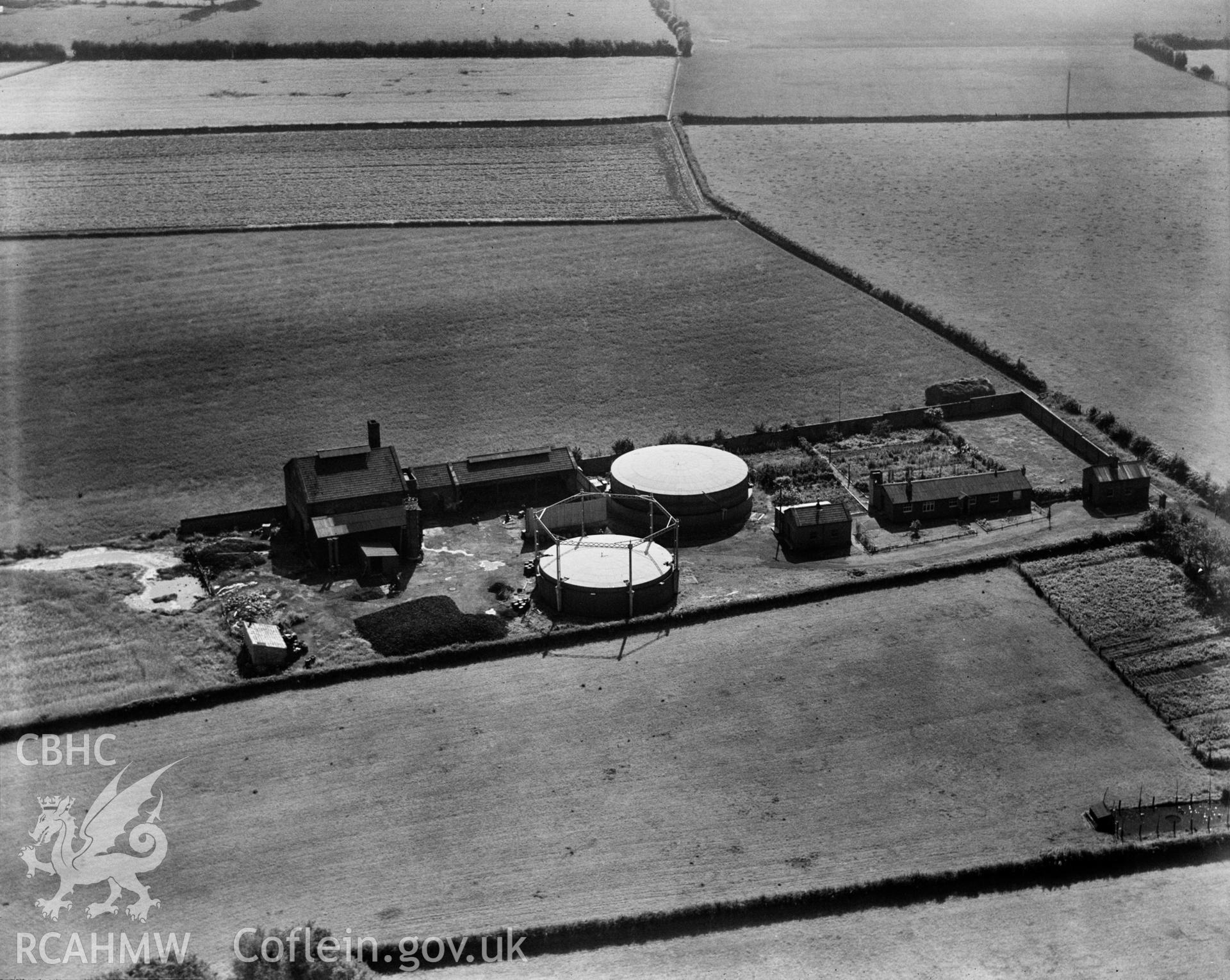 View of Caldicot Gas Works, oblique aerial view. 5?x4? black and white glass plate negative.